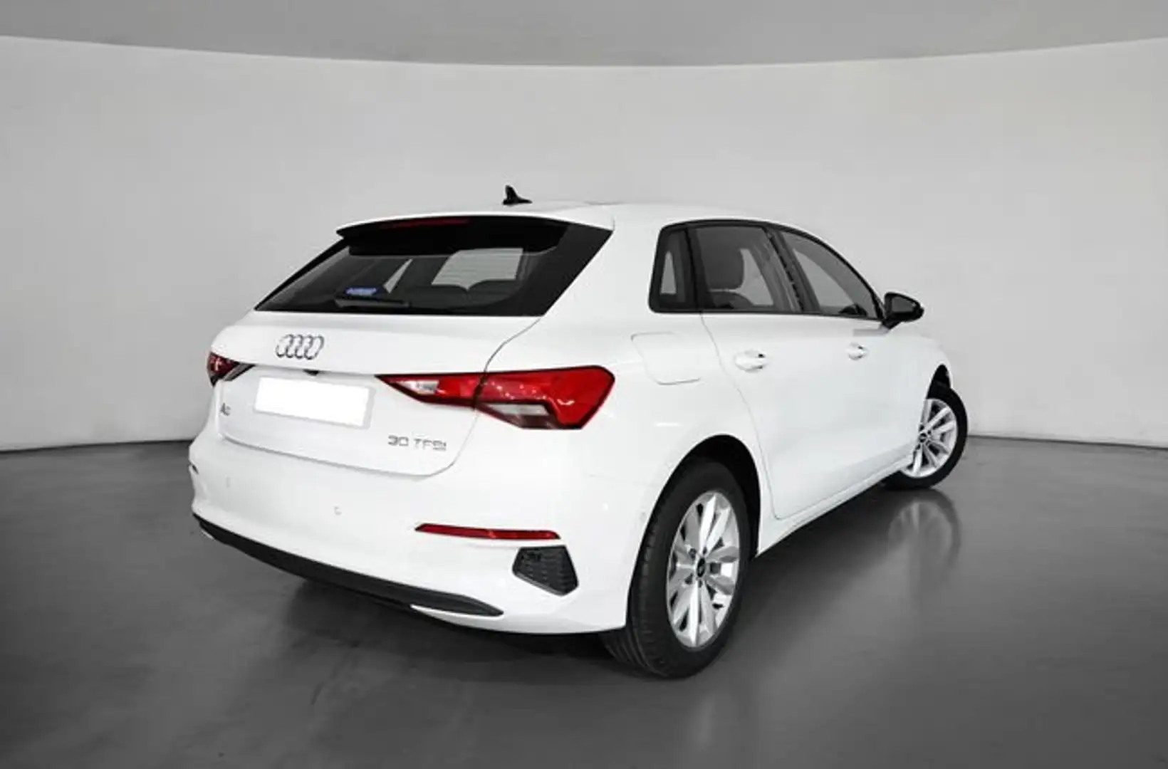 Audi A3 Sportback City Line 30 TFSI 81 kW (110 CV) Blanco - 2