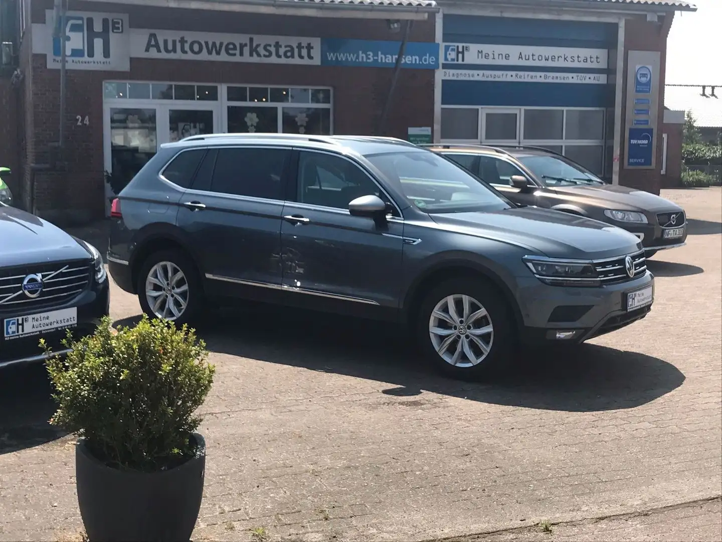 Volkswagen Tiguan Allspace Highline 4Motion*ACC*AHK*DAB*LED Grau - 2