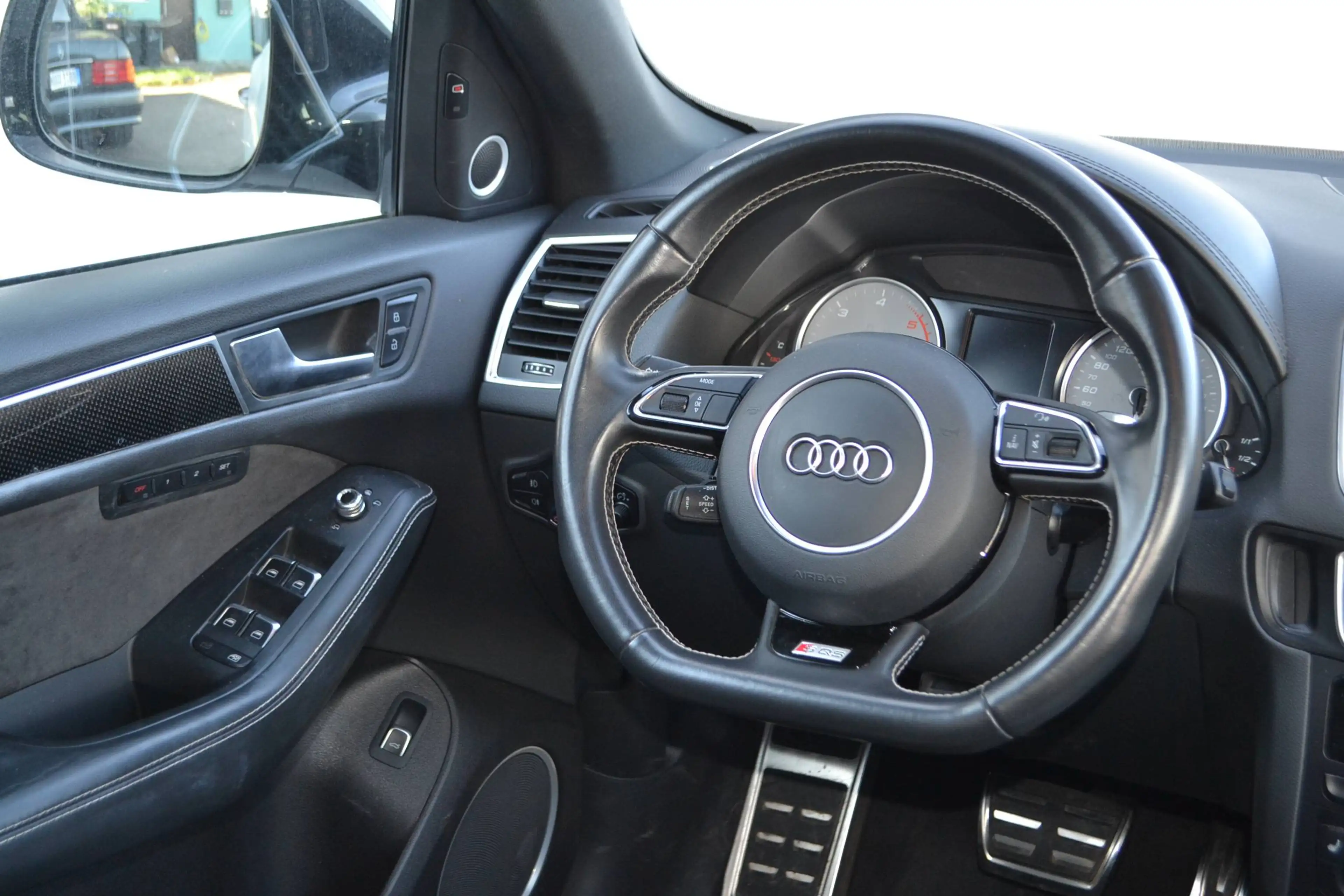 Audi SQ5 SQ5 3.0 TDI plus tiptronic quattro*NAVI*LEDER* — photo 6