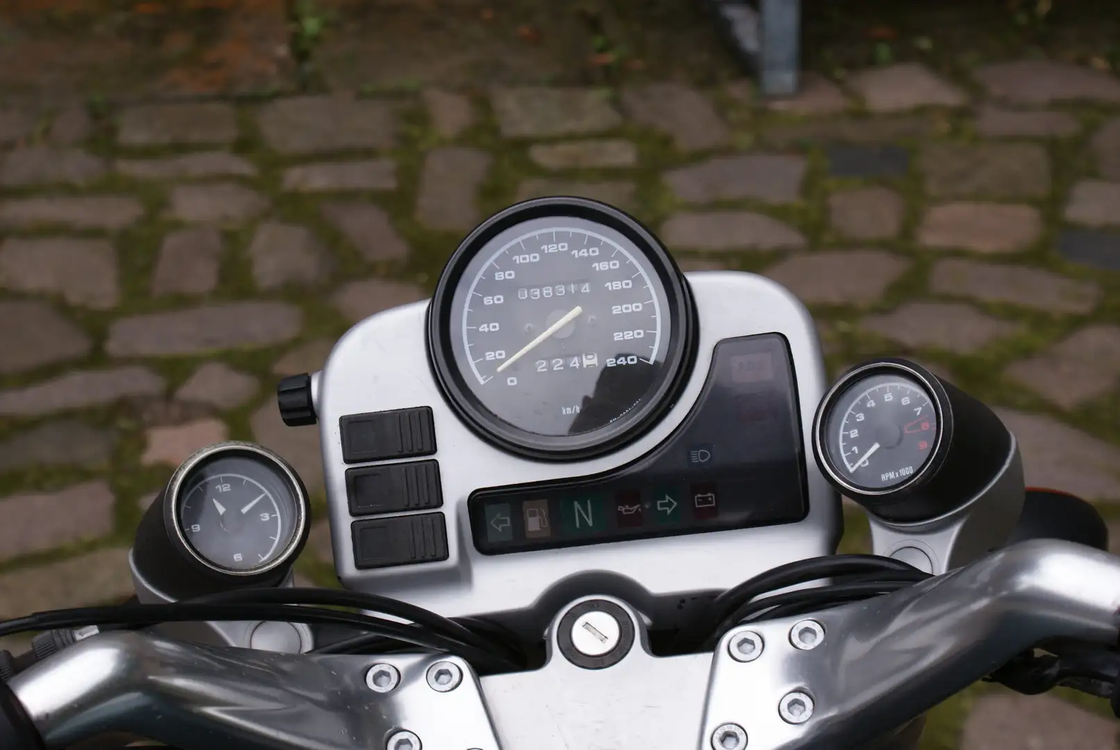 BMW R 1100 R Vert - 2