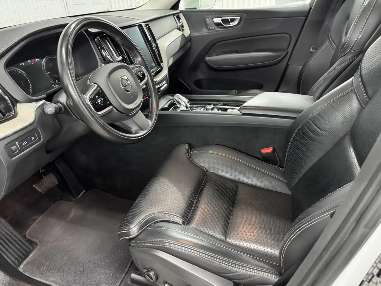 Volvo XC60 photo Volvo XC60