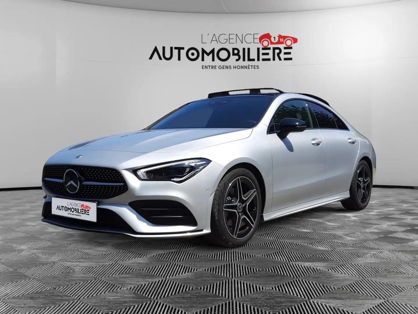 Mercedes-Benz CLA 200 d AMG Line 2.0d 150Ch /Garantie Mercedes 06/2027 Gris - 1