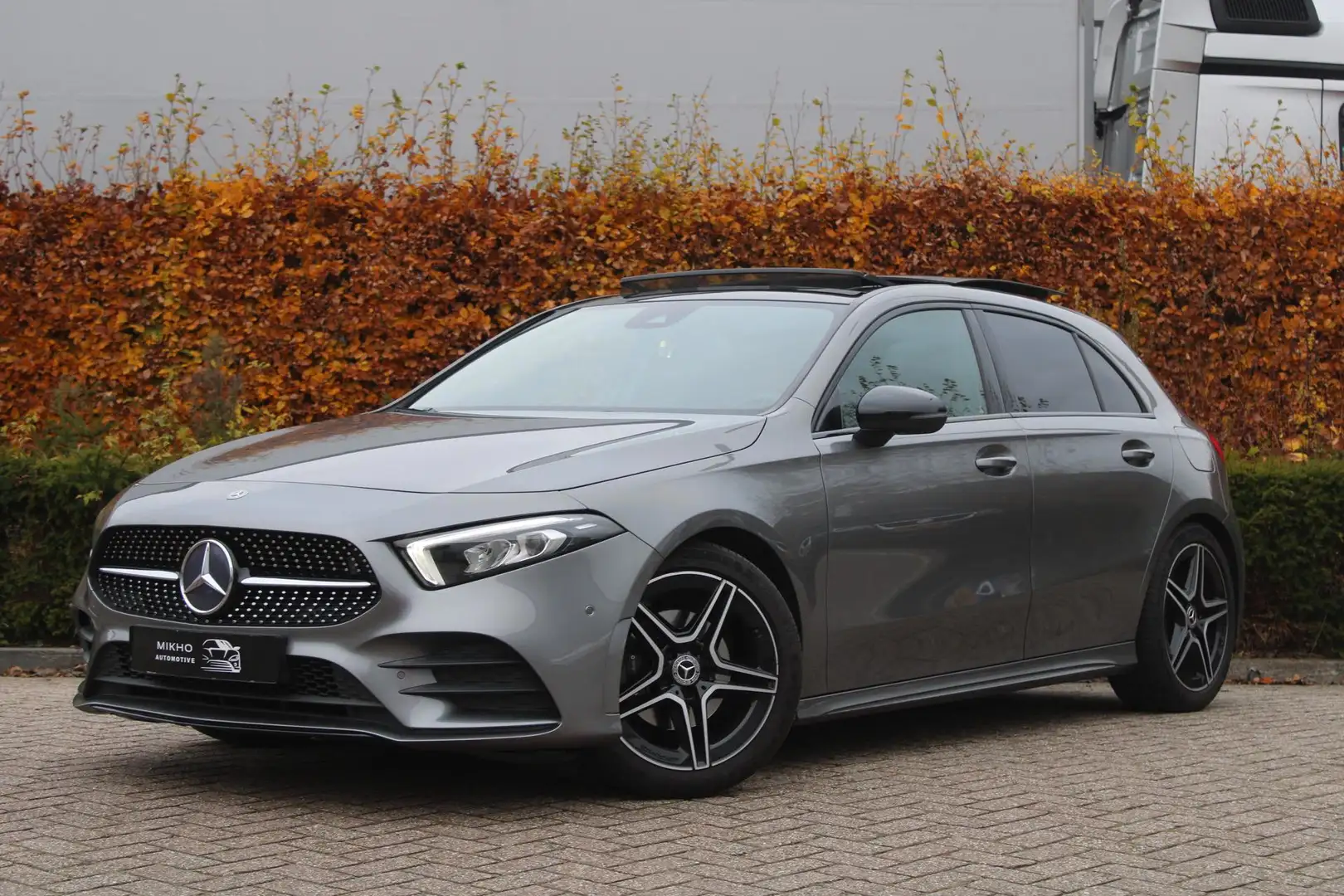Mercedes-Benz A 200 AMG | Panoramadak | sfeerverlichting | Night pakke Grijs - 1