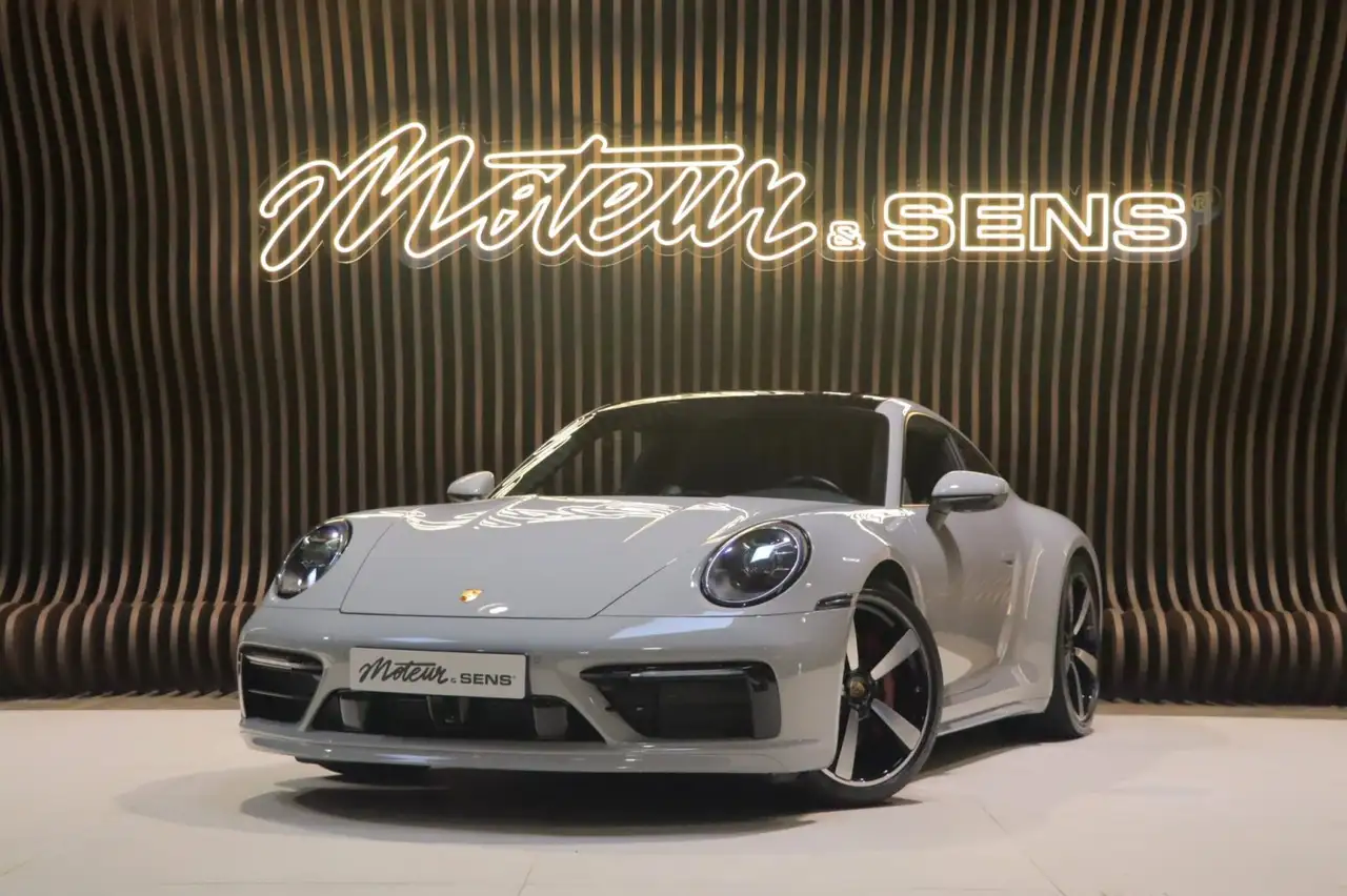 Porsche 992