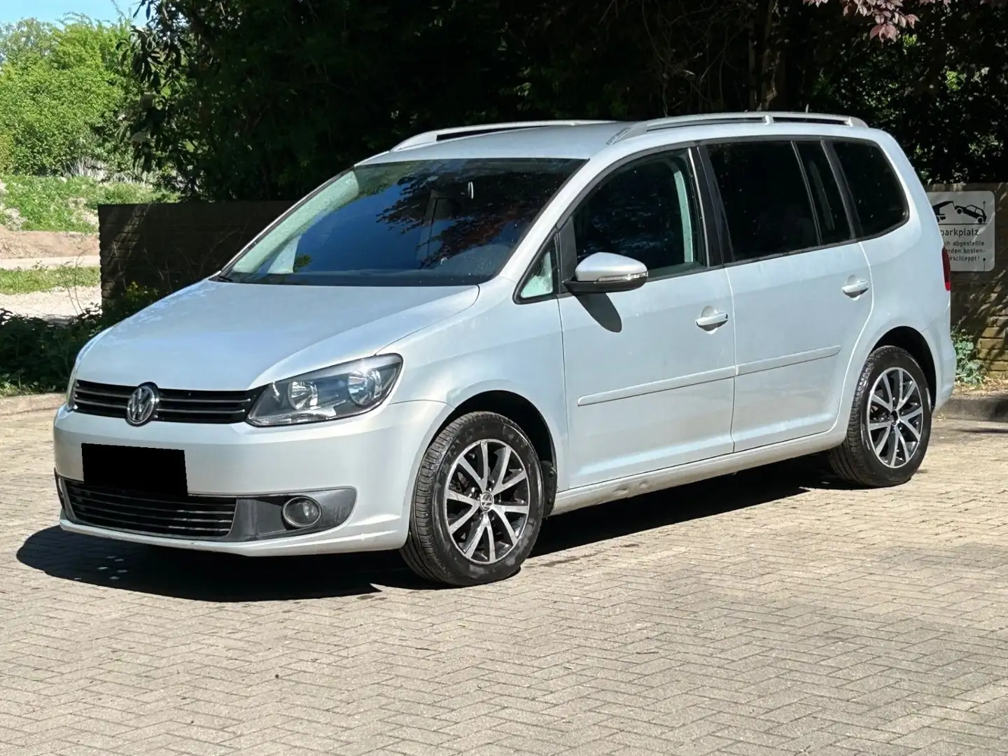 Volkswagen Touran Comfortline *7 Sitzer* *Automatik* *AHK* Silber - 1