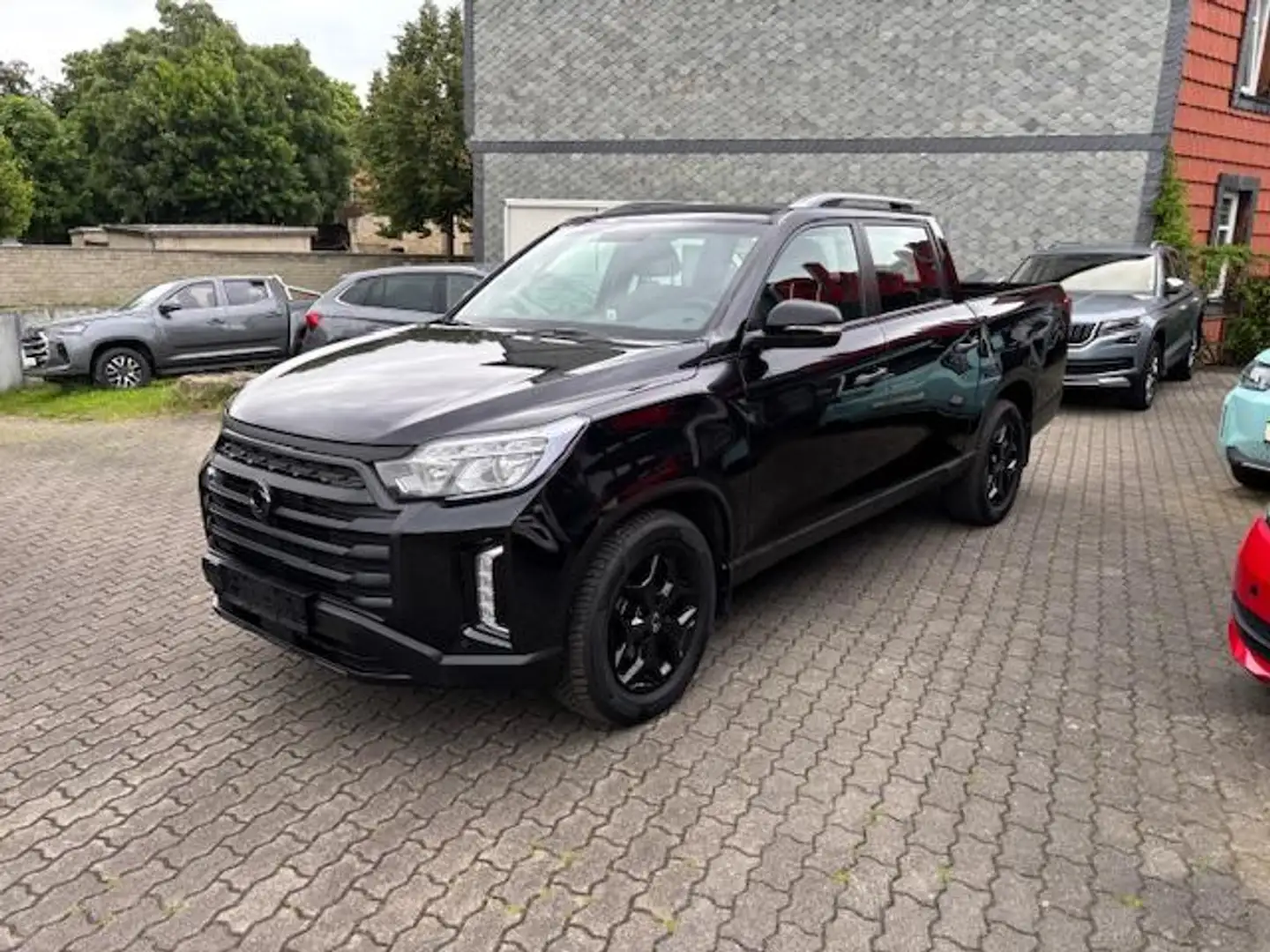 SsangYong Musso GRAND 2.2D 4x4 BLACK AT+AHK3.5t+ALLWETTER+ Negro - 2
