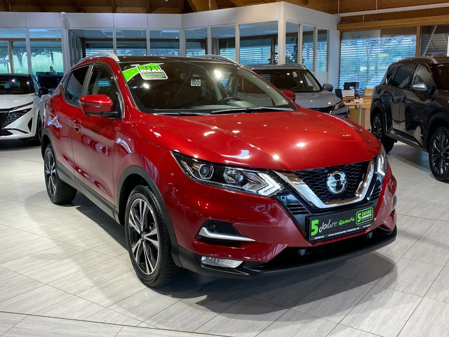 Nissan Qashqai 1.3 DIG-T N-Connecta Pano 360Kamera Navi Rot - 2