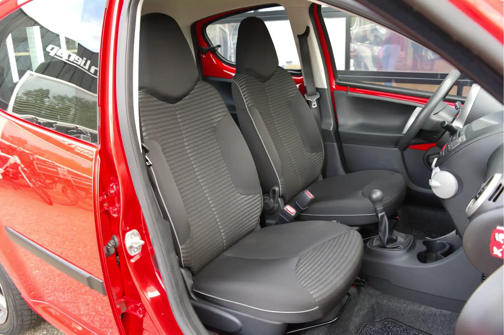Peugeot 107 1.0 Active | Airco | Elek.Ramen | 5-Deurs Rouge - 2