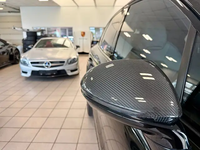 Porsche Cayenne view 8