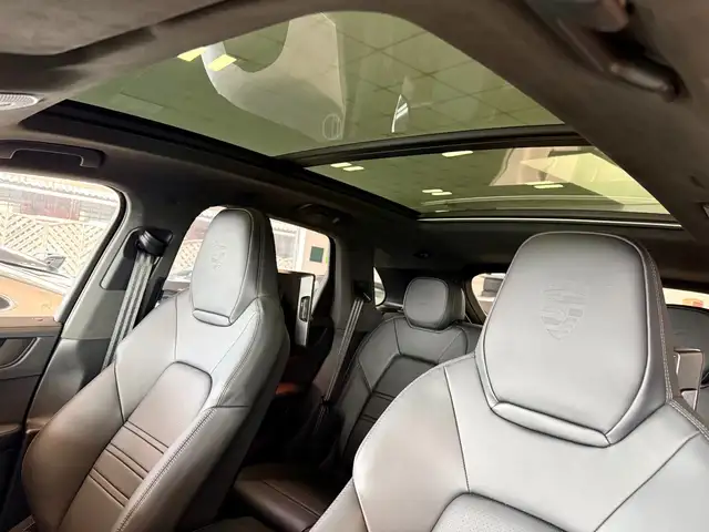 Porsche Cayenne view 10