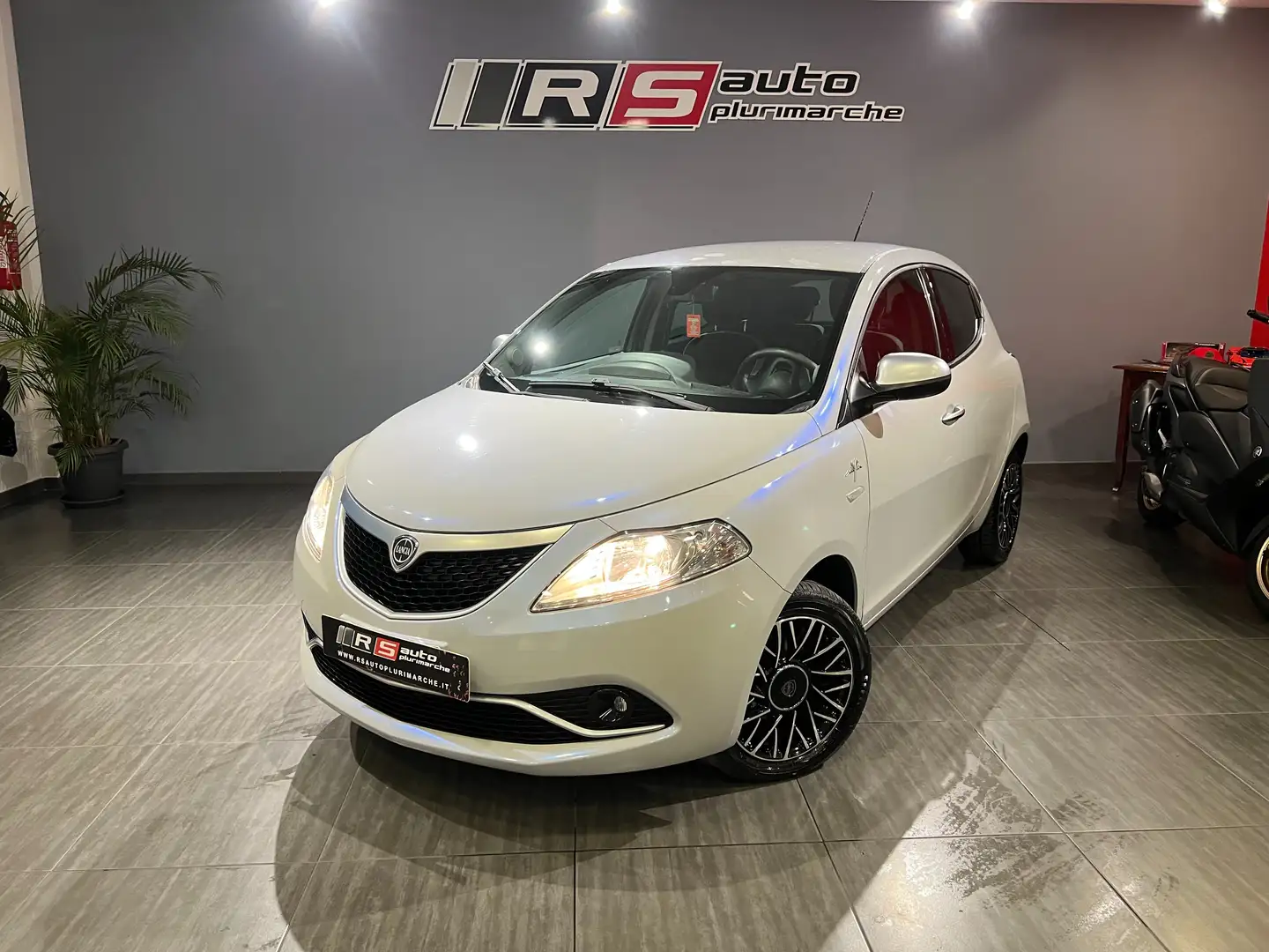 Lancia Ypsilon Ypsilon 1.2 Mya 69cv Grigio - 1