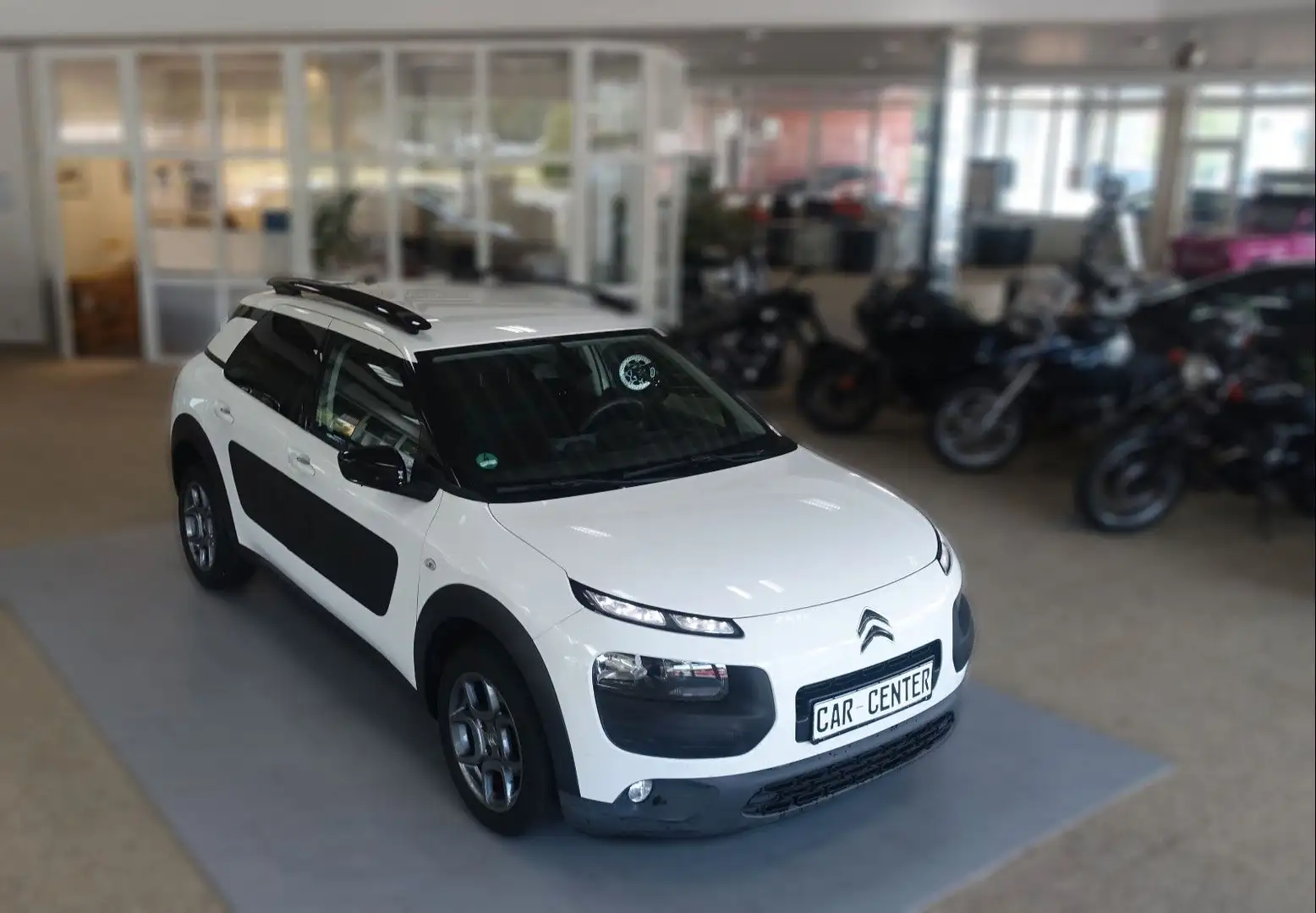 Citroen C4 Cactus Shine 110PS; NAV/ KAM/ AAC/ GJR/ EU6 Blanco - 1