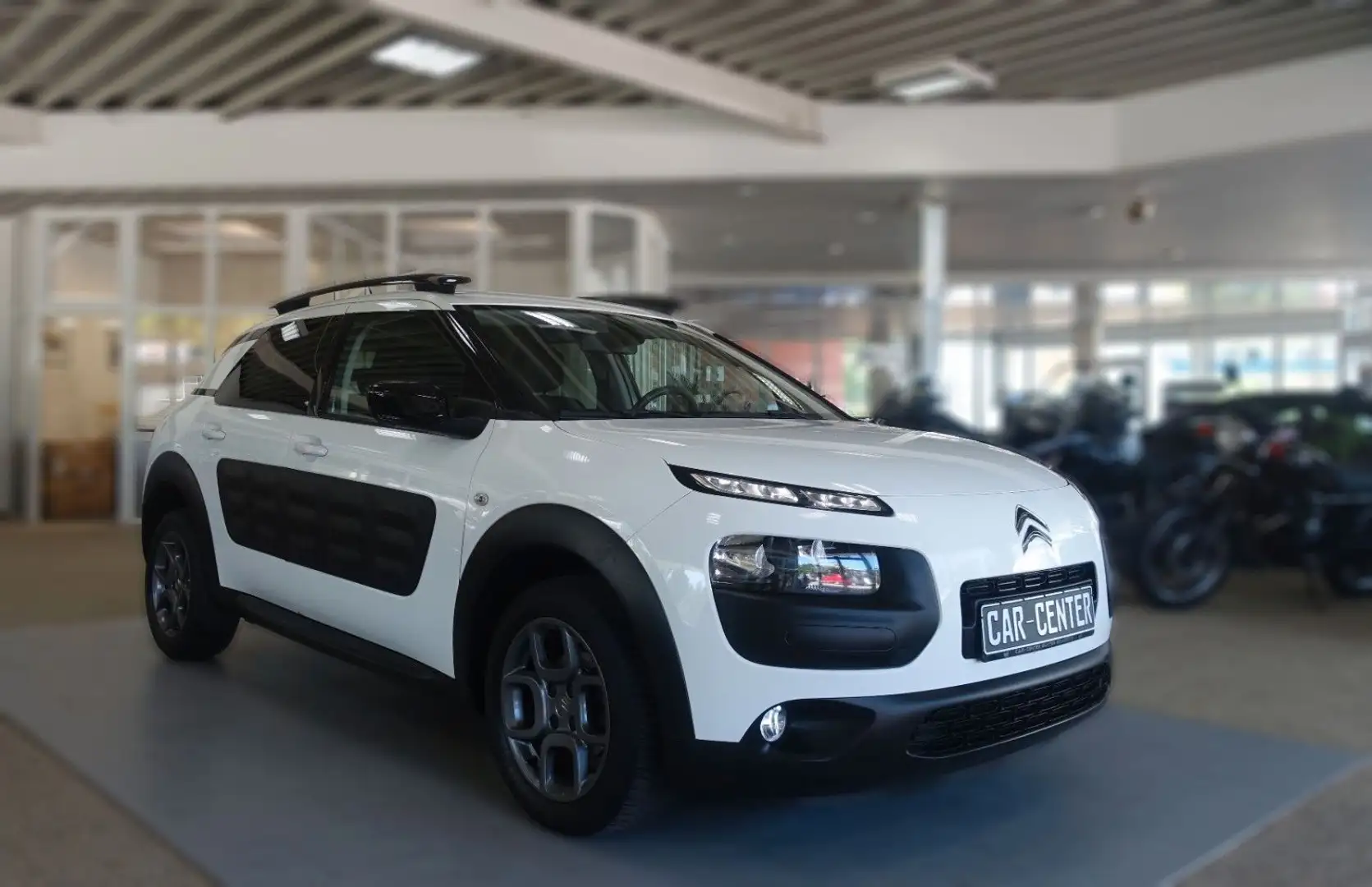 Citroen C4 Cactus Shine 110PS; NAV/ KAM/ AAC/ GJR/ EU6 Blanc - 1