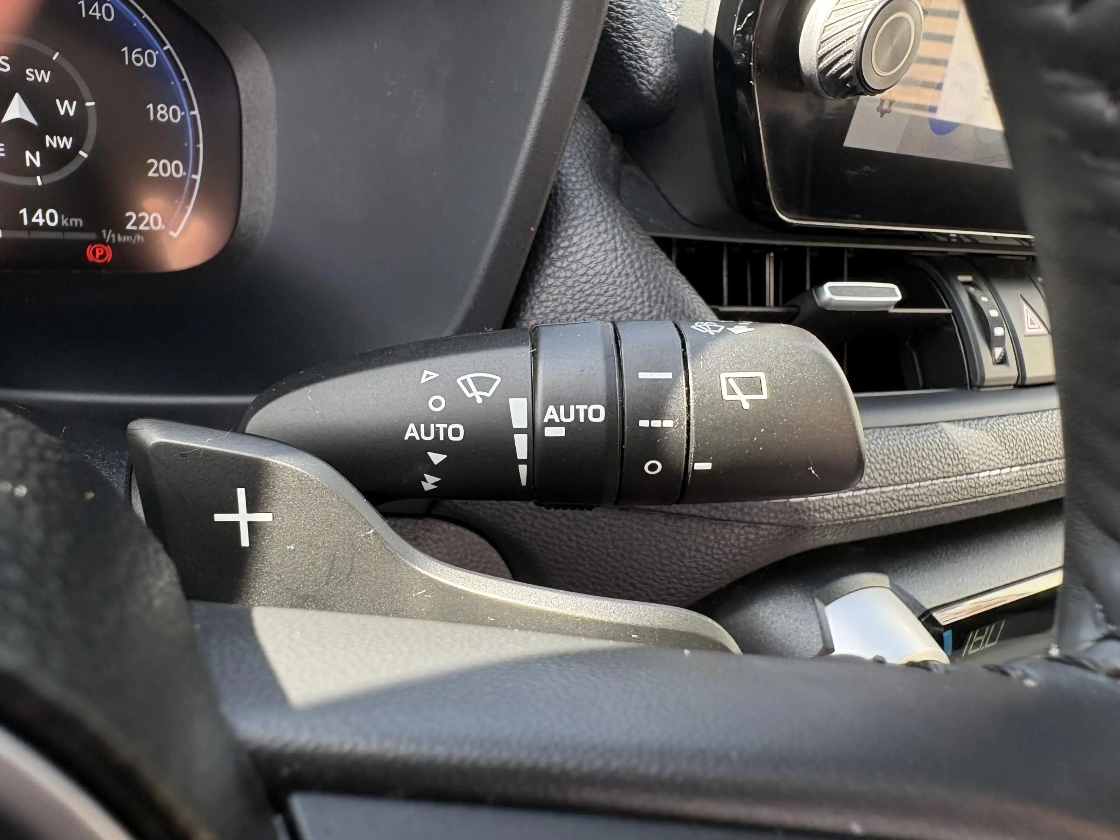 Toyota RAV 4 2.5 HYBRID AWD EXECUTIVE TREKHAAK BLIND-SPOT STOEL — photo 29