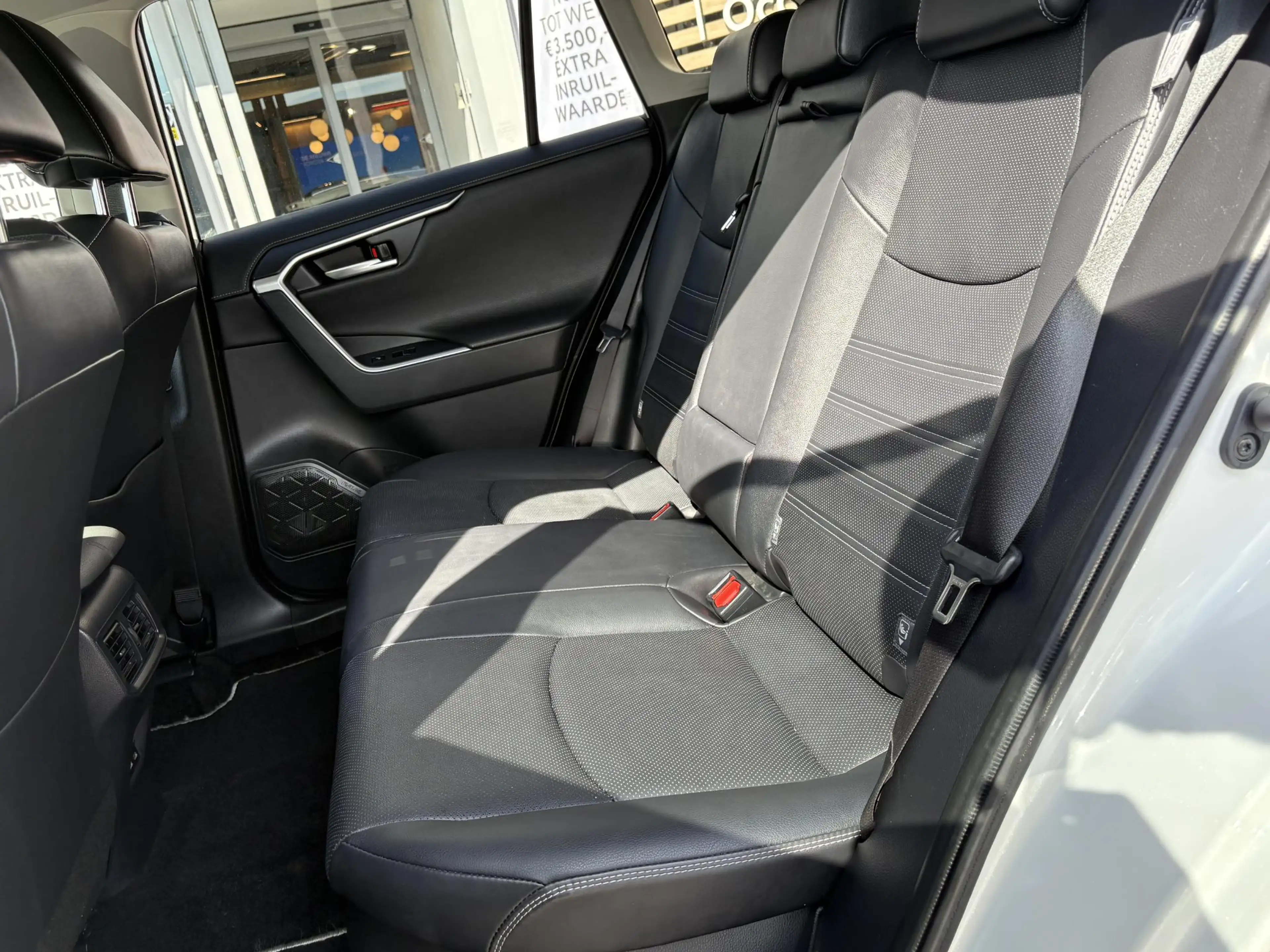 Toyota RAV 4 2.5 HYBRID AWD EXECUTIVE TREKHAAK BLIND-SPOT STOEL — photo 17