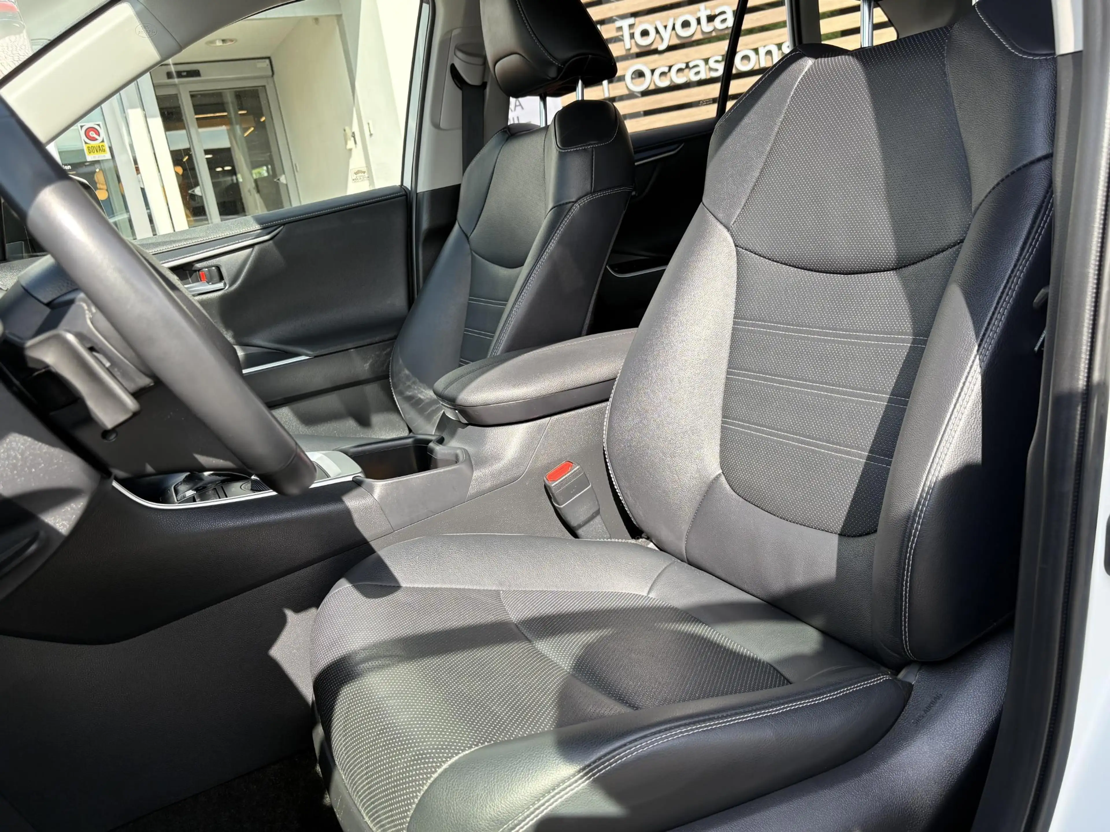 Toyota RAV 4 2.5 HYBRID AWD EXECUTIVE TREKHAAK BLIND-SPOT STOEL — photo 16