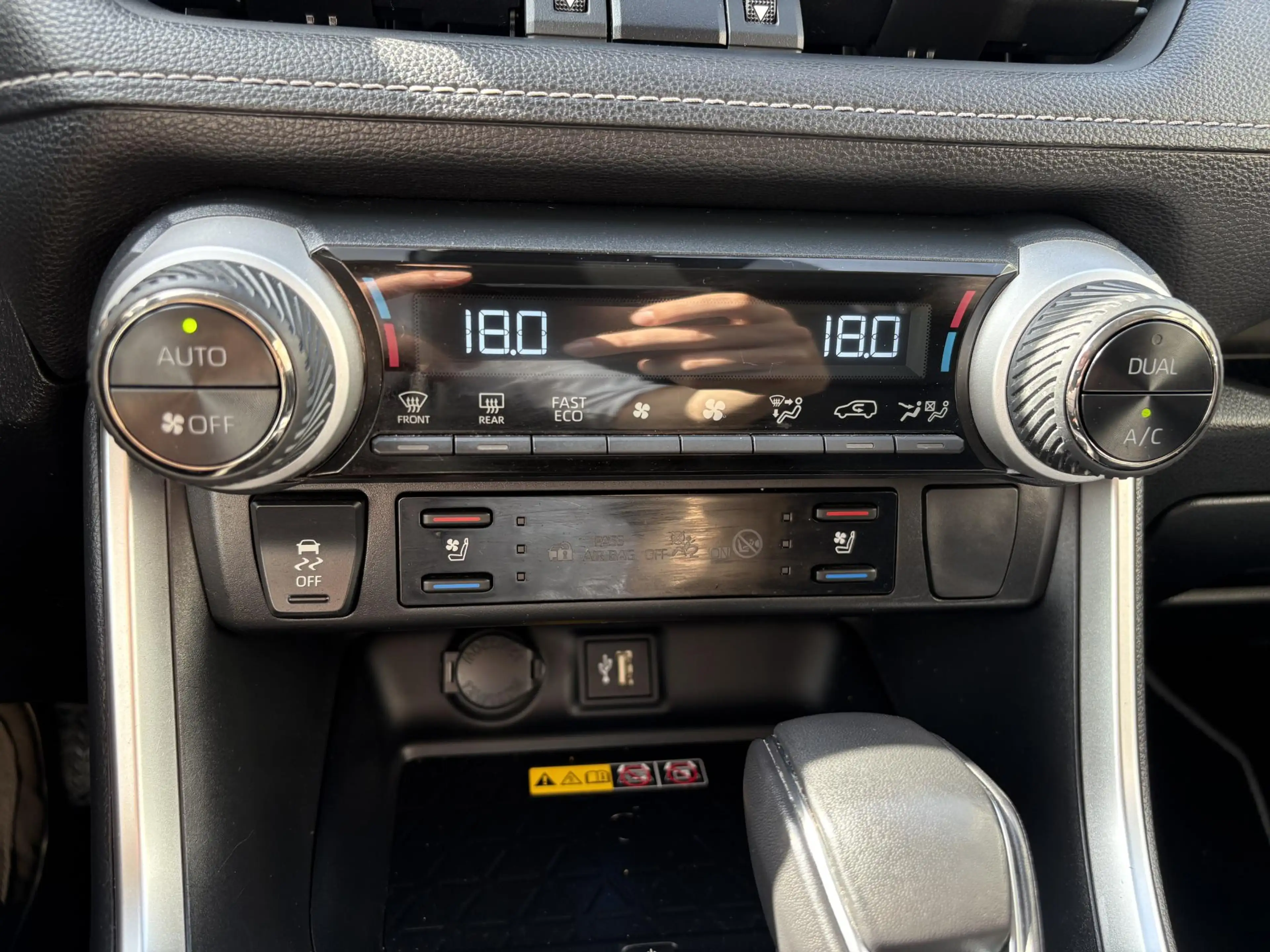 Toyota RAV 4 2.5 HYBRID AWD EXECUTIVE TREKHAAK BLIND-SPOT STOEL — photo 24