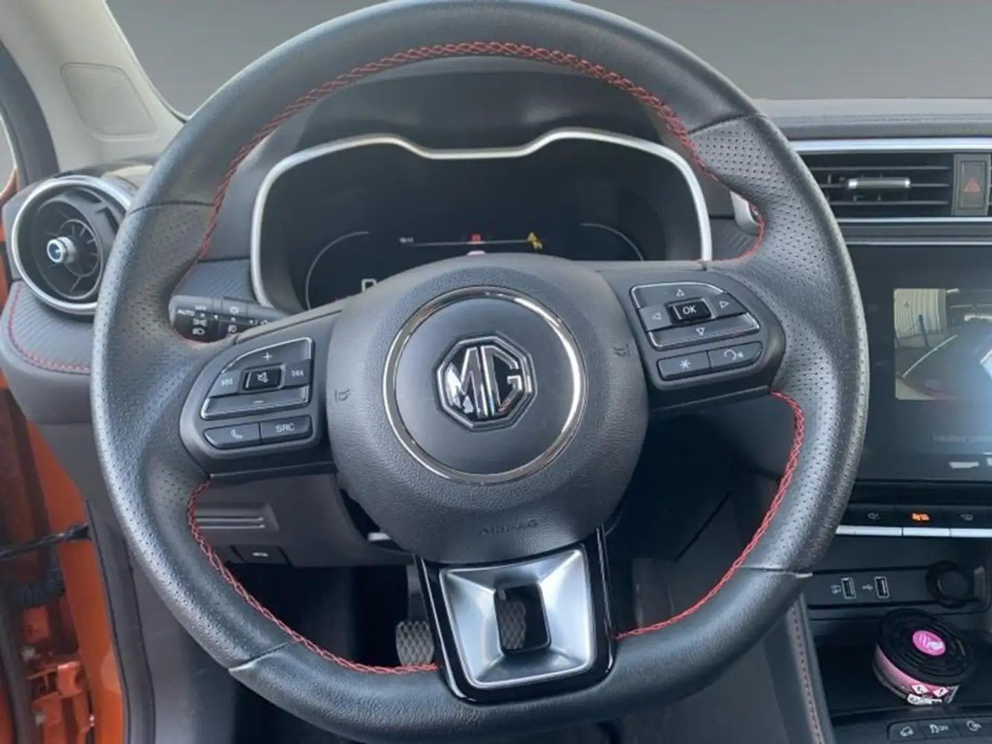 MG ZS Luxury Orange - 2
