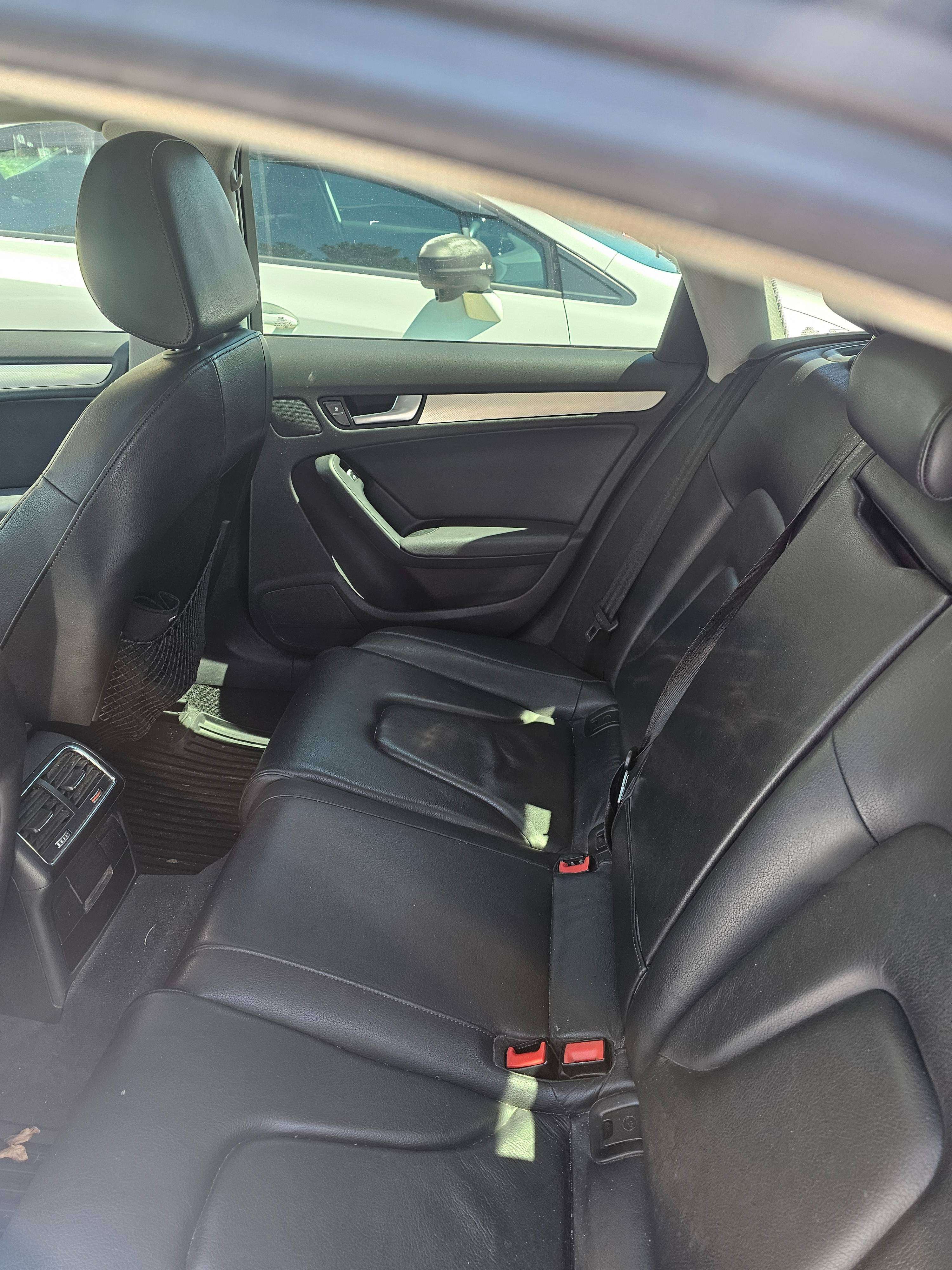 2013 Audi A4 Premium Plus alt 2