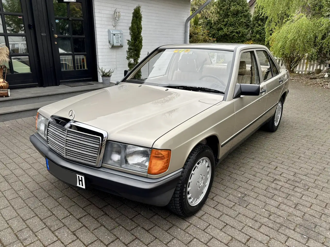 Mercedes-Benz 190