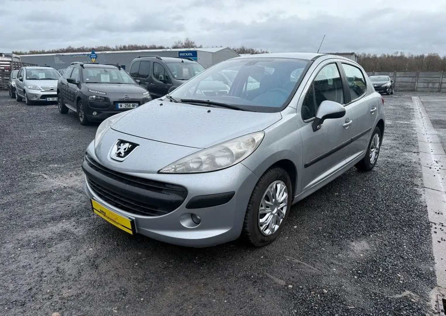 Peugeot 207 1l4 essence 95 chx « Premium pack » Gris - 2