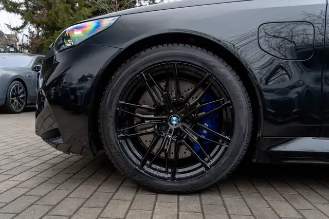 BMW M5 view 9