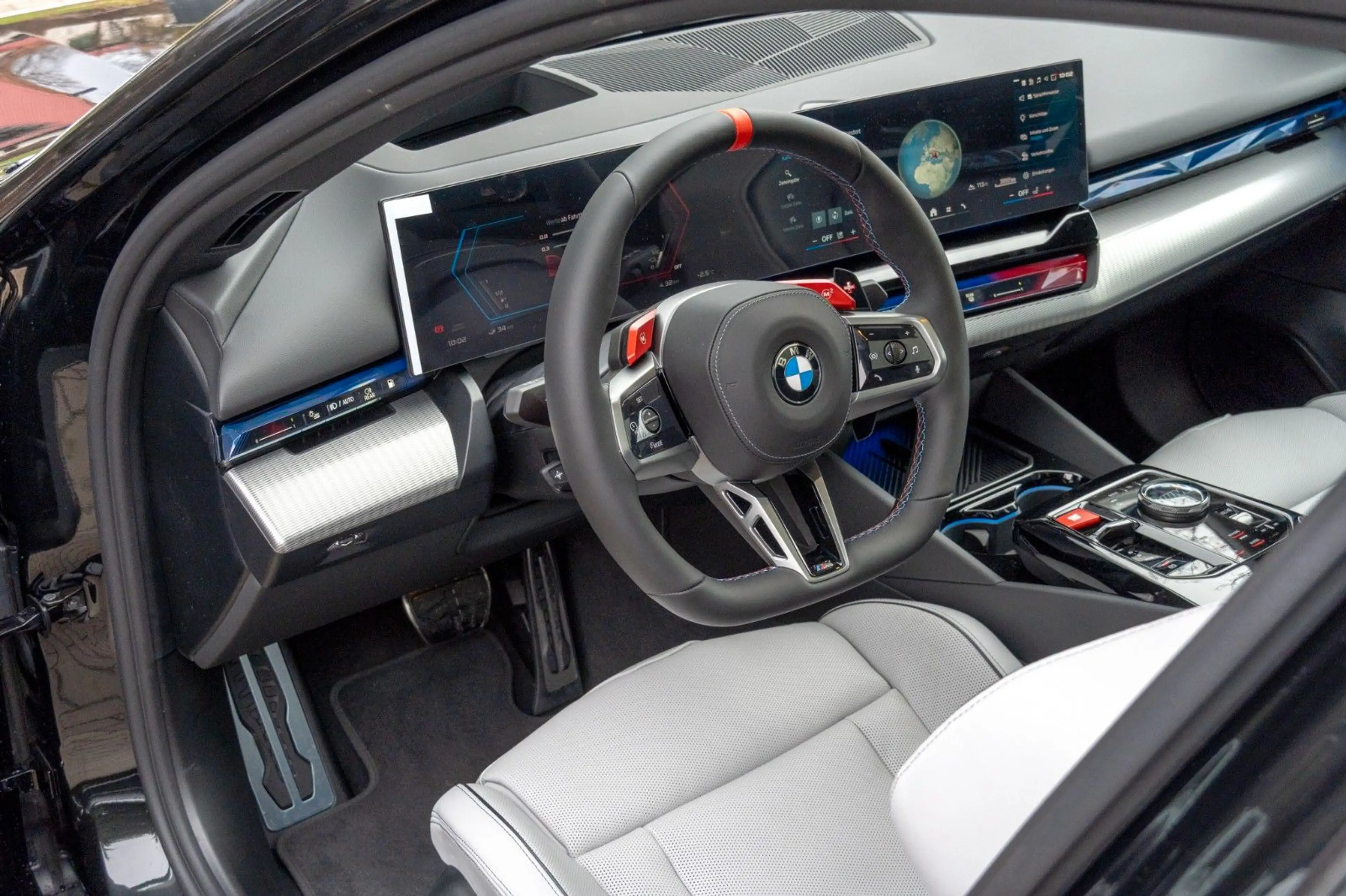 BMW M5 2026.DR.ASS.PLUS.PANO.360°.4ZONEN.LHZ.B&W.AHK — photo 12