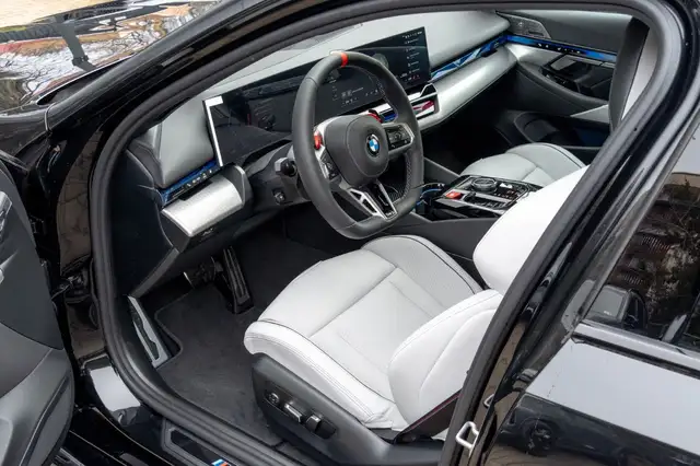 BMW M5 view 11