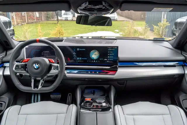 BMW M5 view 14