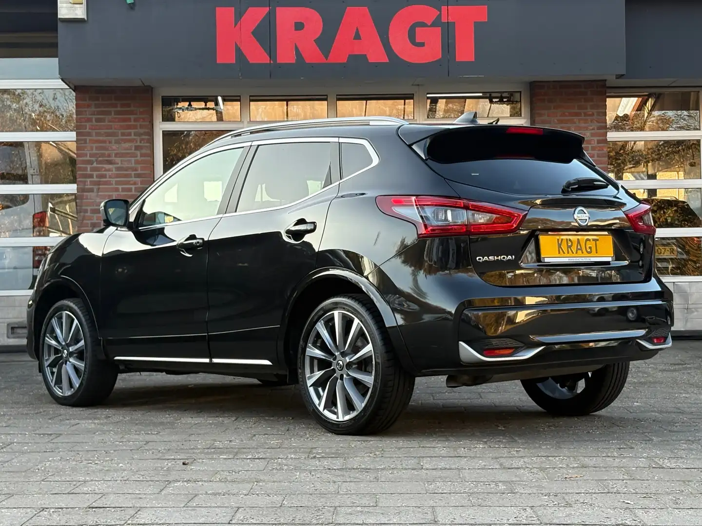 Nissan Qashqai Tekna + 1.3 DIG-T 140 pk - LED - Leder - Panoramad Noir - 2