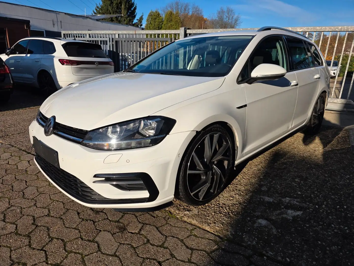 Volkswagen Golf VII Variant 2.0TDI 110KW R-Line DSG Navi Weiß - 2