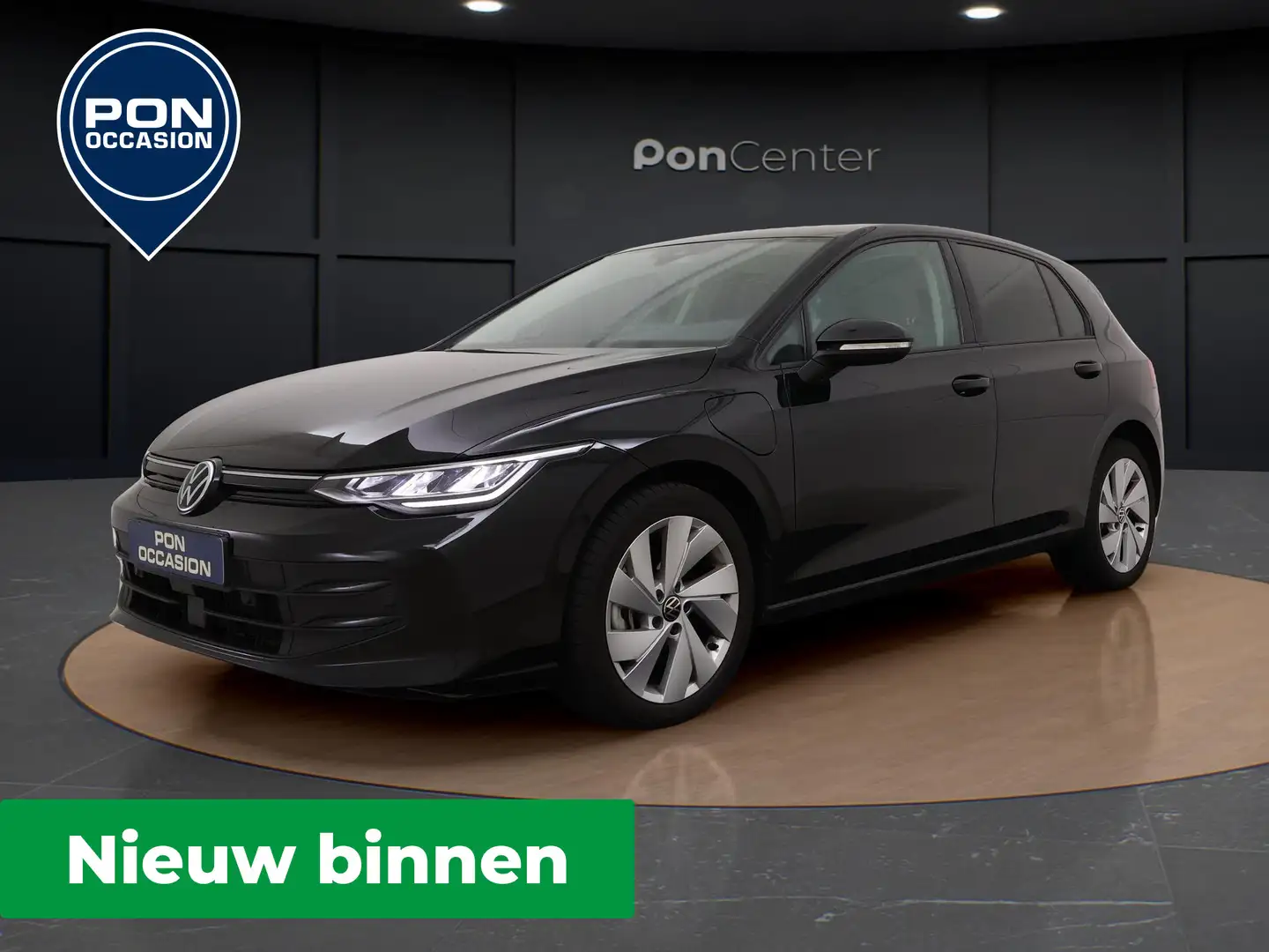 Volkswagen Golf 1.5 eHybrid 204 PK Life Edition | Camera | Getint Zwart - 1