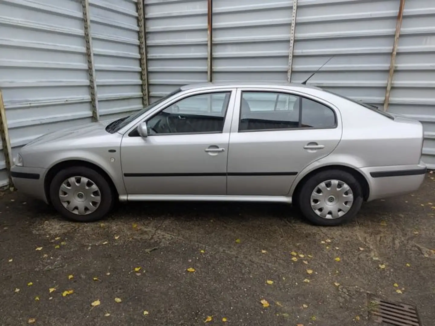 Skoda Octavia 1.4 Limousine Comfort*Klima*1 Hand* Silber - 2