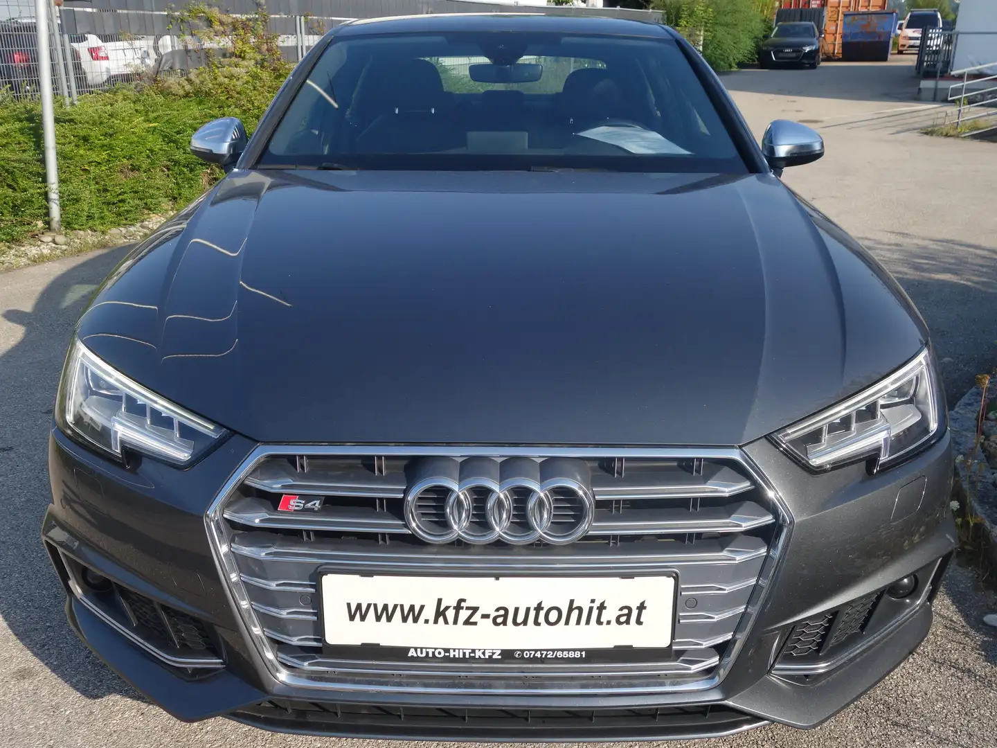 Audi S4 3,0 TFSI quattro*immer bei AUDI Service/1.Besitz* Grau - 2