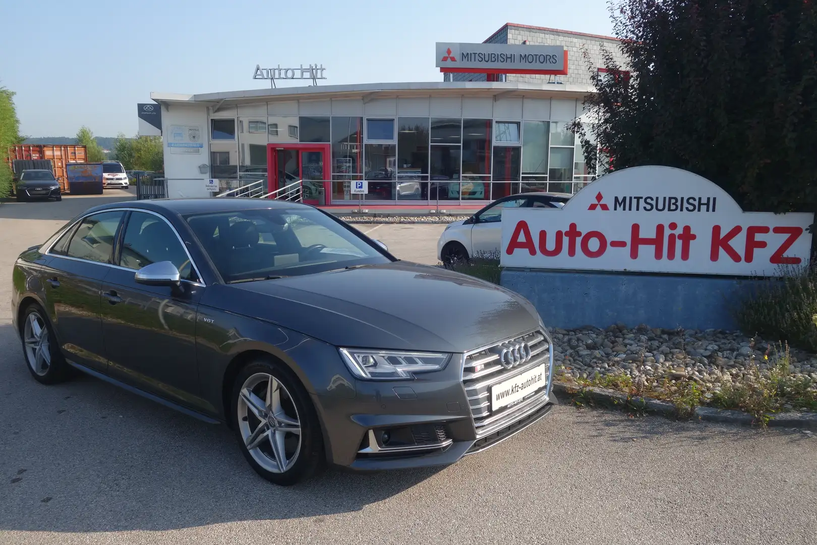 Audi S4 3,0 TFSI quattro*immer bei AUDI Service/1.Besitz* Grau - 1