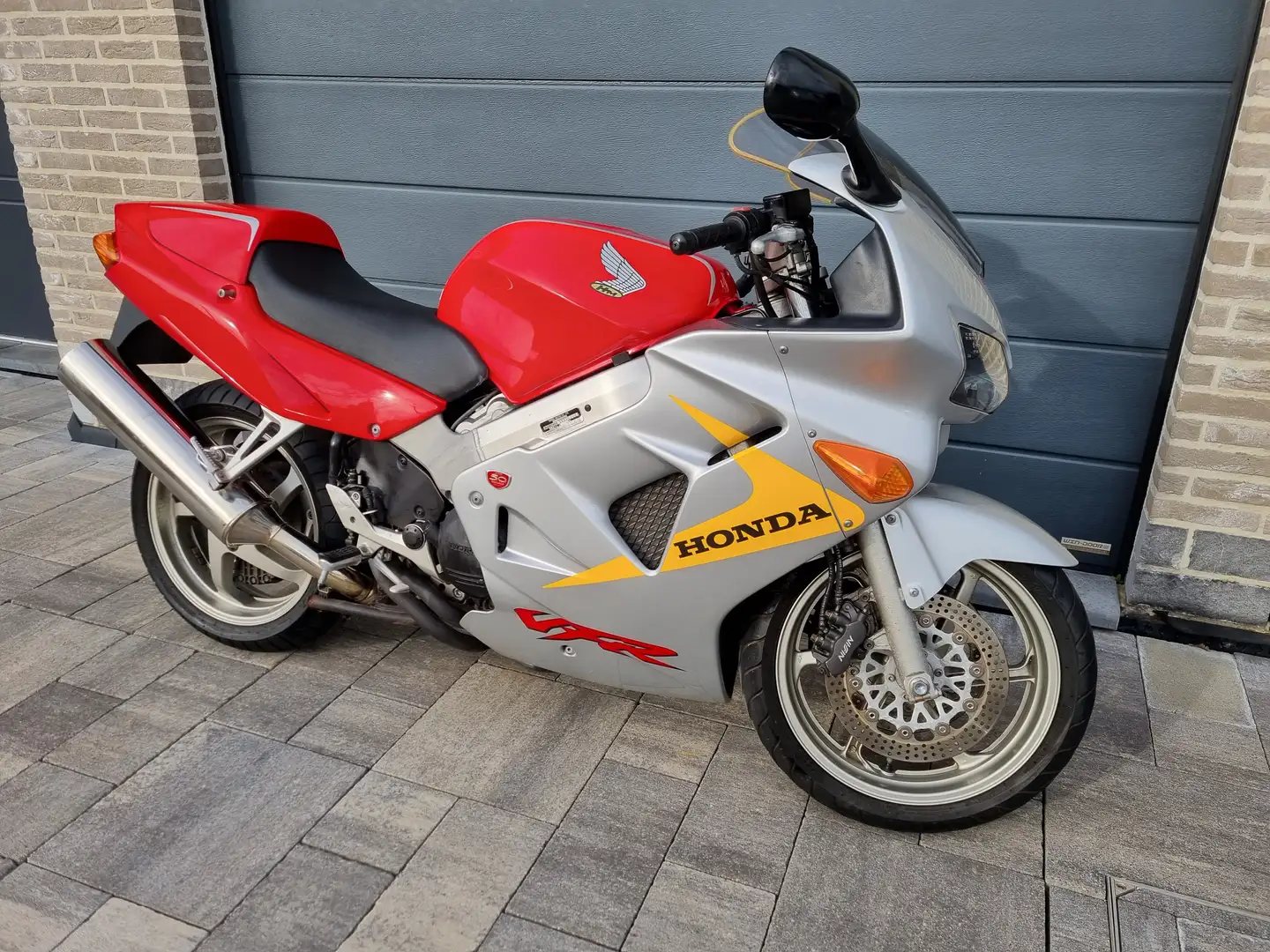 Honda VFR 800 VFR 800 F1 50em anniversaire Červená - 1