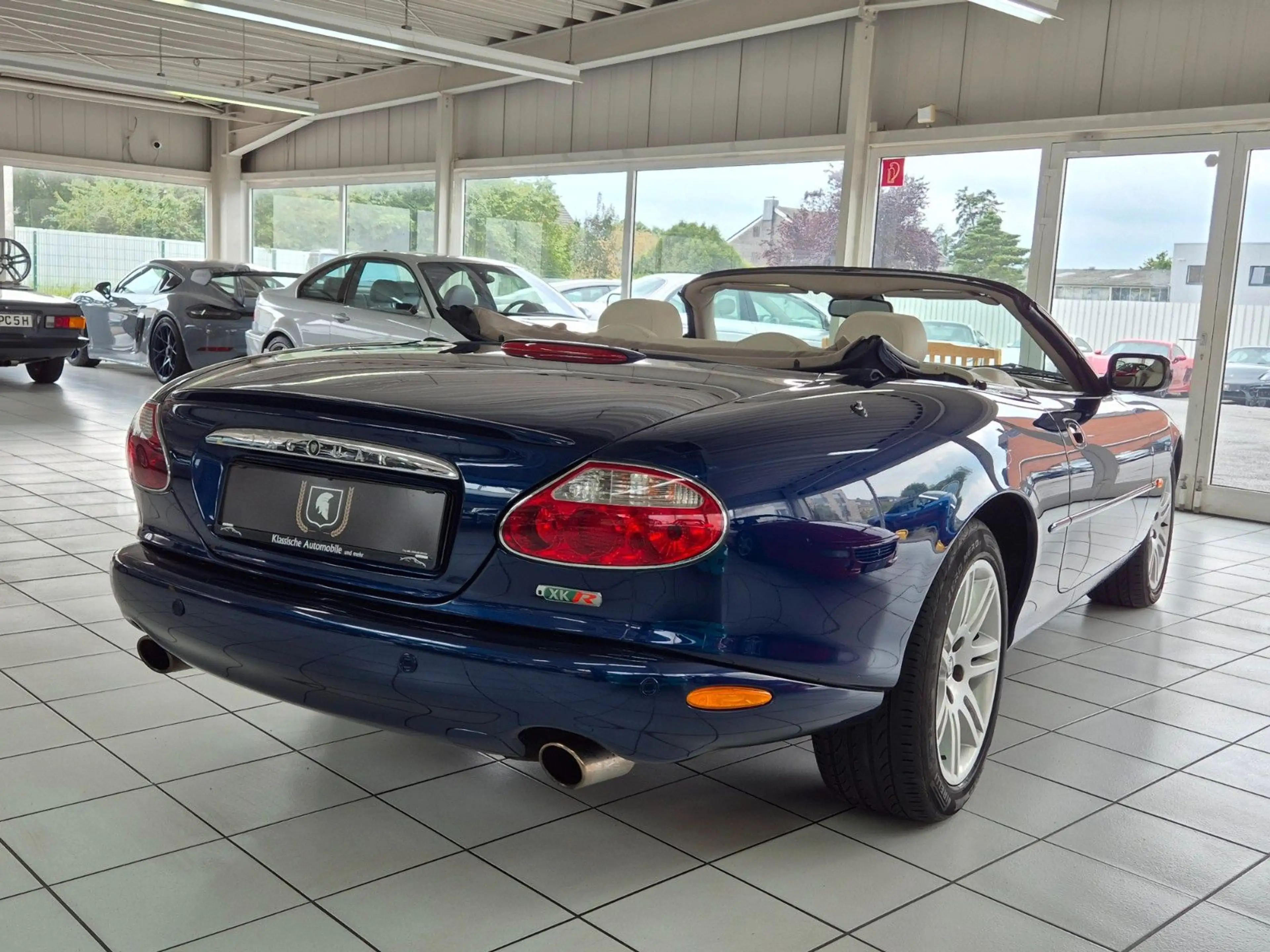 Jaguar XKR Cabrio/Facelift/Traum Farbgebung+Bestzustand — photo 8