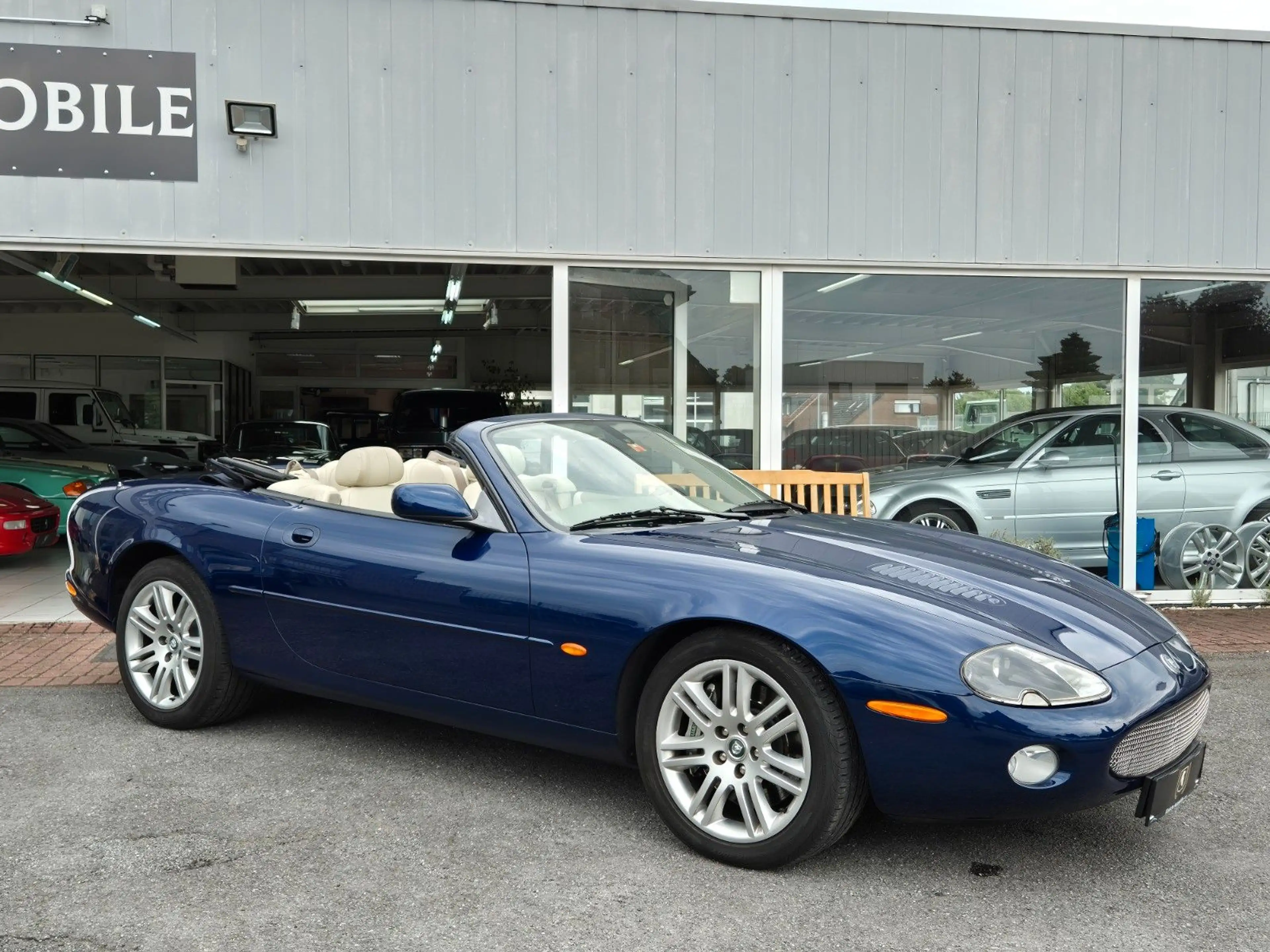Jaguar XKR Cabrio/Facelift/Traum Farbgebung+Bestzustand — photo 15