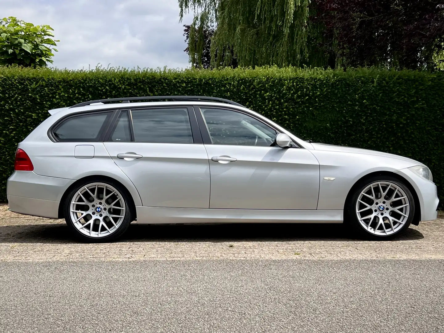 BMW 320 3-Serie 320i E91 Executive Touring Zilver - 2
