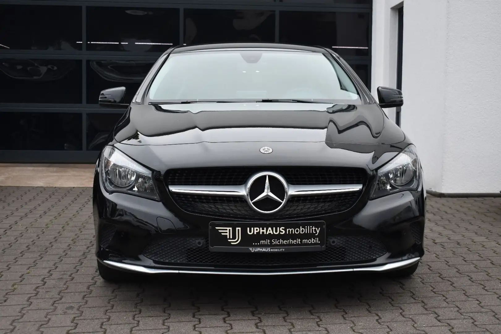 Mercedes-Benz CLA 180 *Navi*Sportsitze*Anhängerk Schwarz - 2
