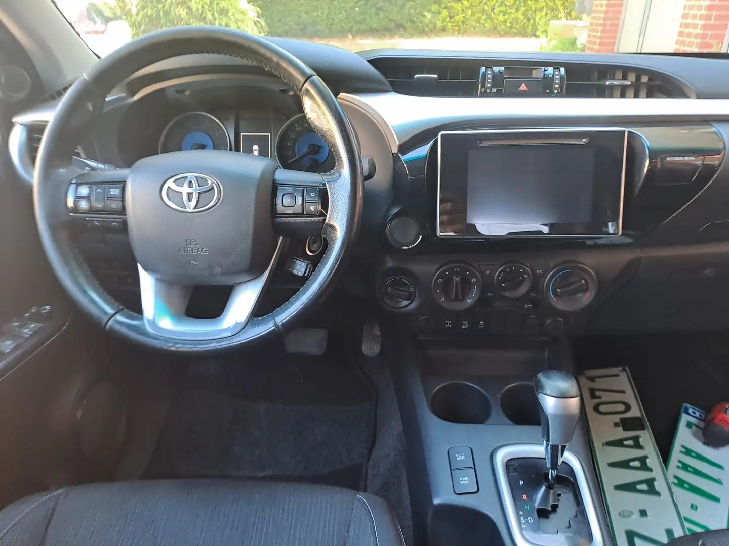 Toyota Hilux 2.4 D-4D 4WD Comfort Rouge - 2