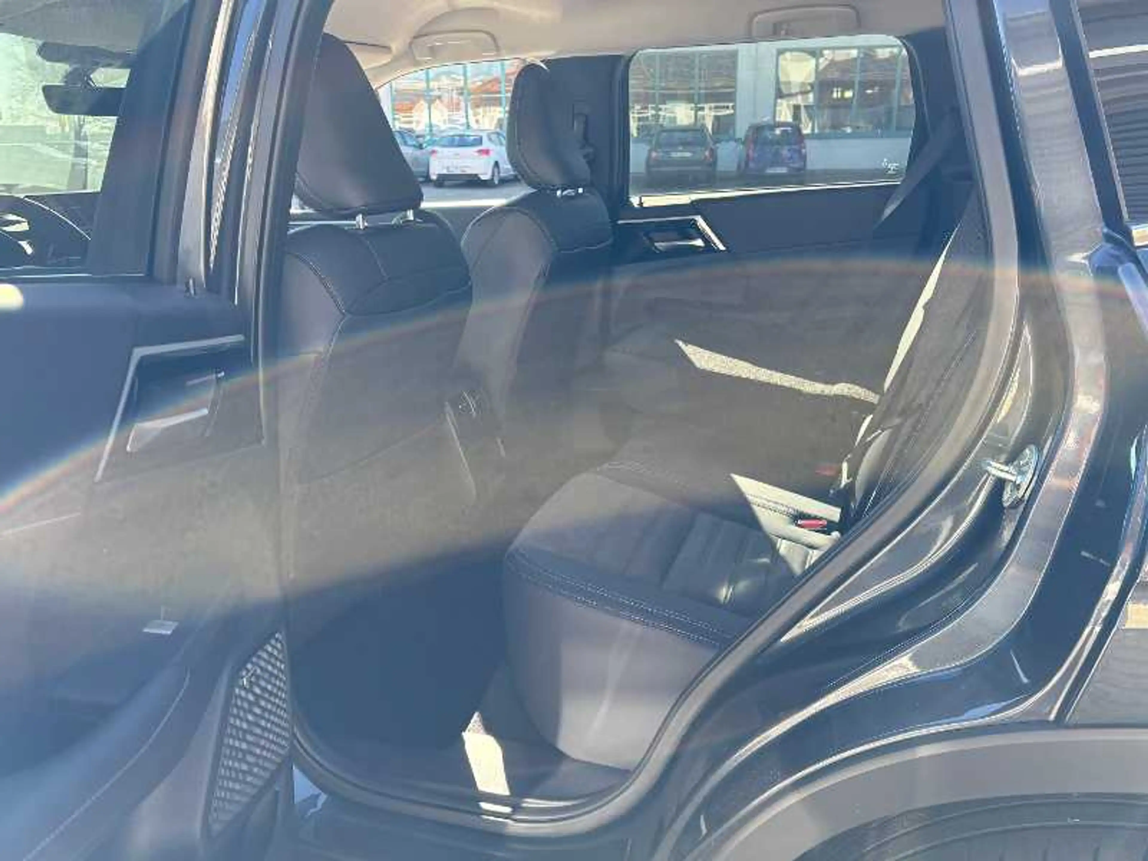 Mitsubishi Outlander 2.4L PHEV Intro Edition — photo 6