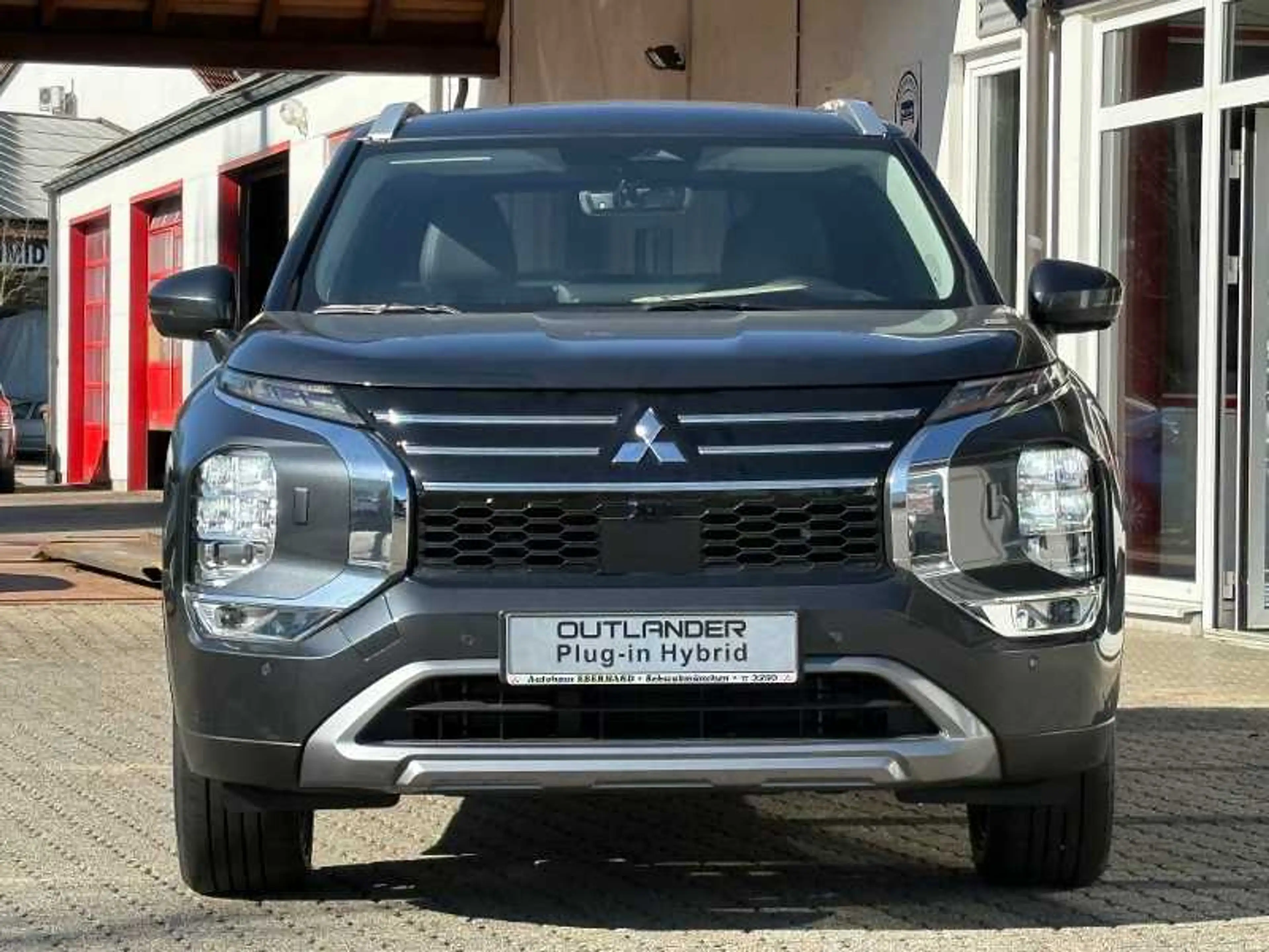 Mitsubishi Outlander 2.4L PHEV Intro Edition