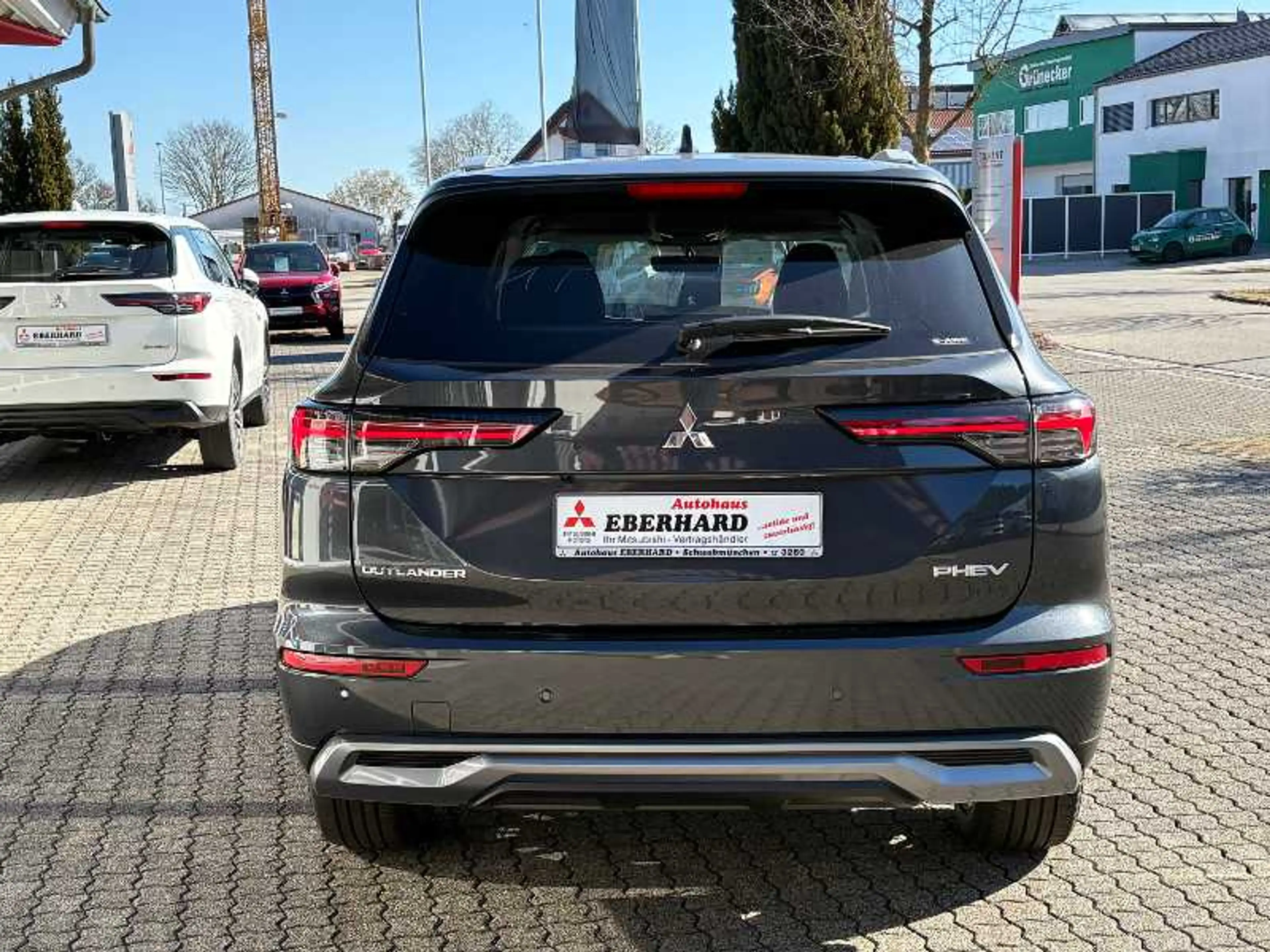 Mitsubishi Outlander 2.4L PHEV Intro Edition — photo 5