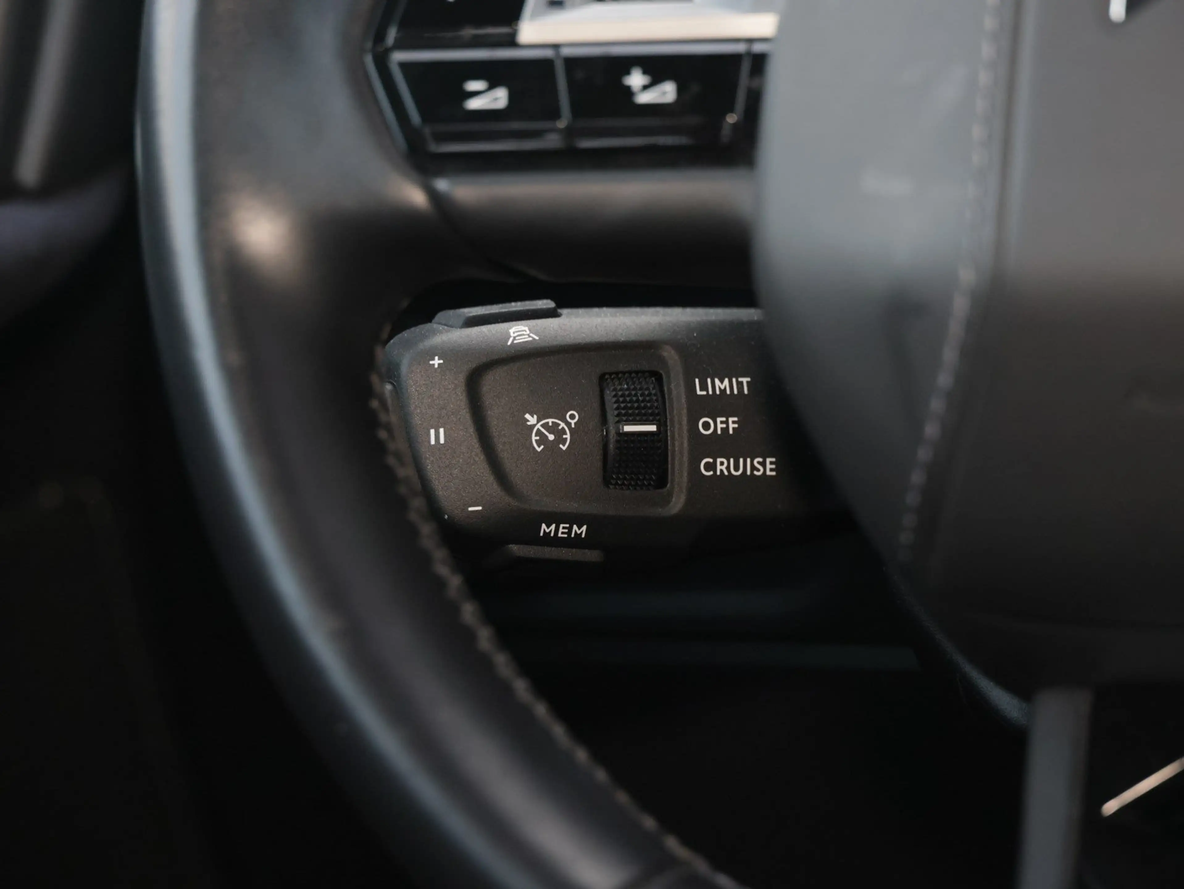 DS Automobiles DS 3 Crossback DS3 Crossback 1,2 PureTech 131 Inès de la Fressang — photo 14