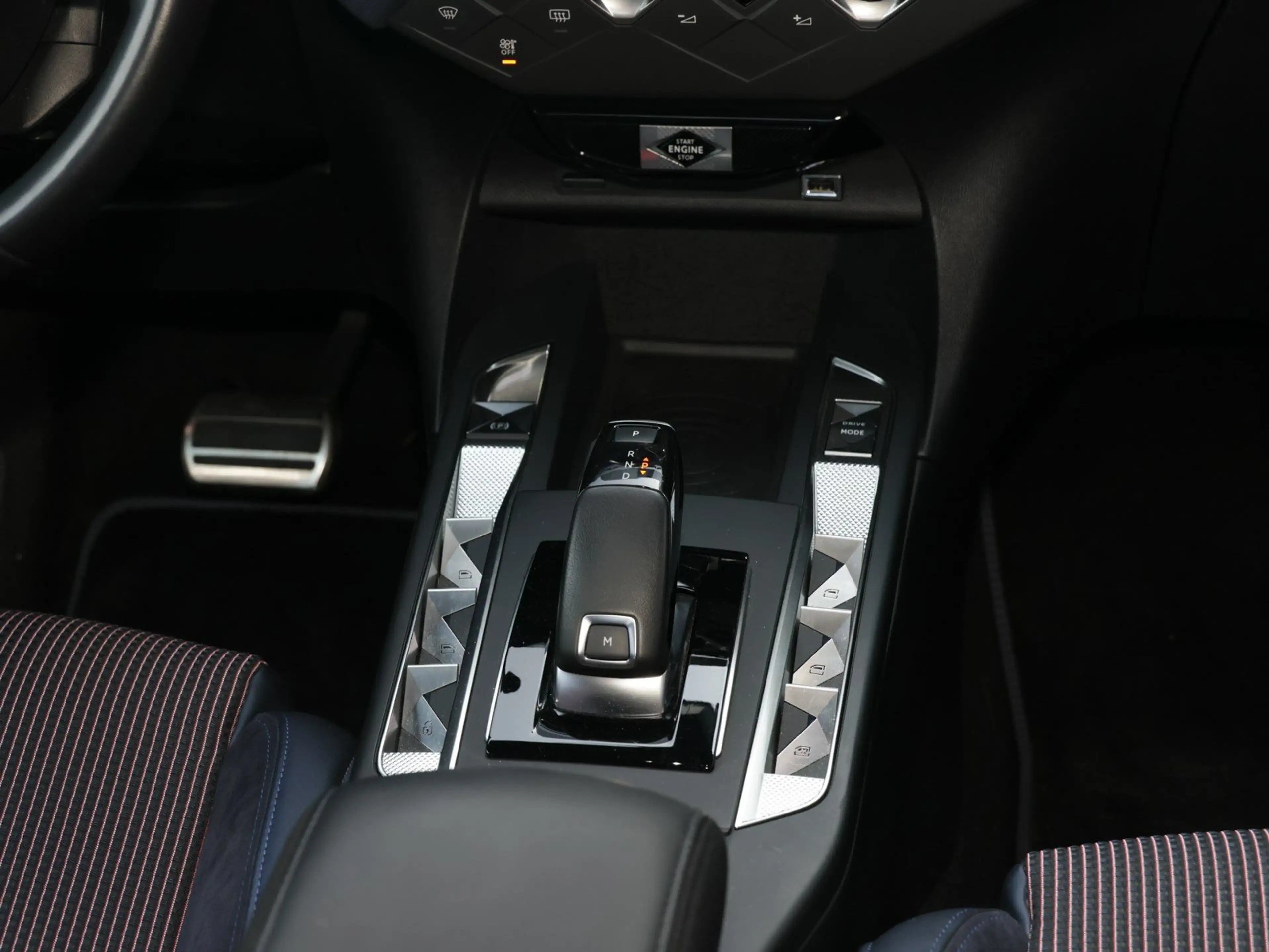 DS Automobiles DS 3 Crossback DS3 Crossback 1,2 PureTech 131 Inès de la Fressang — photo 10