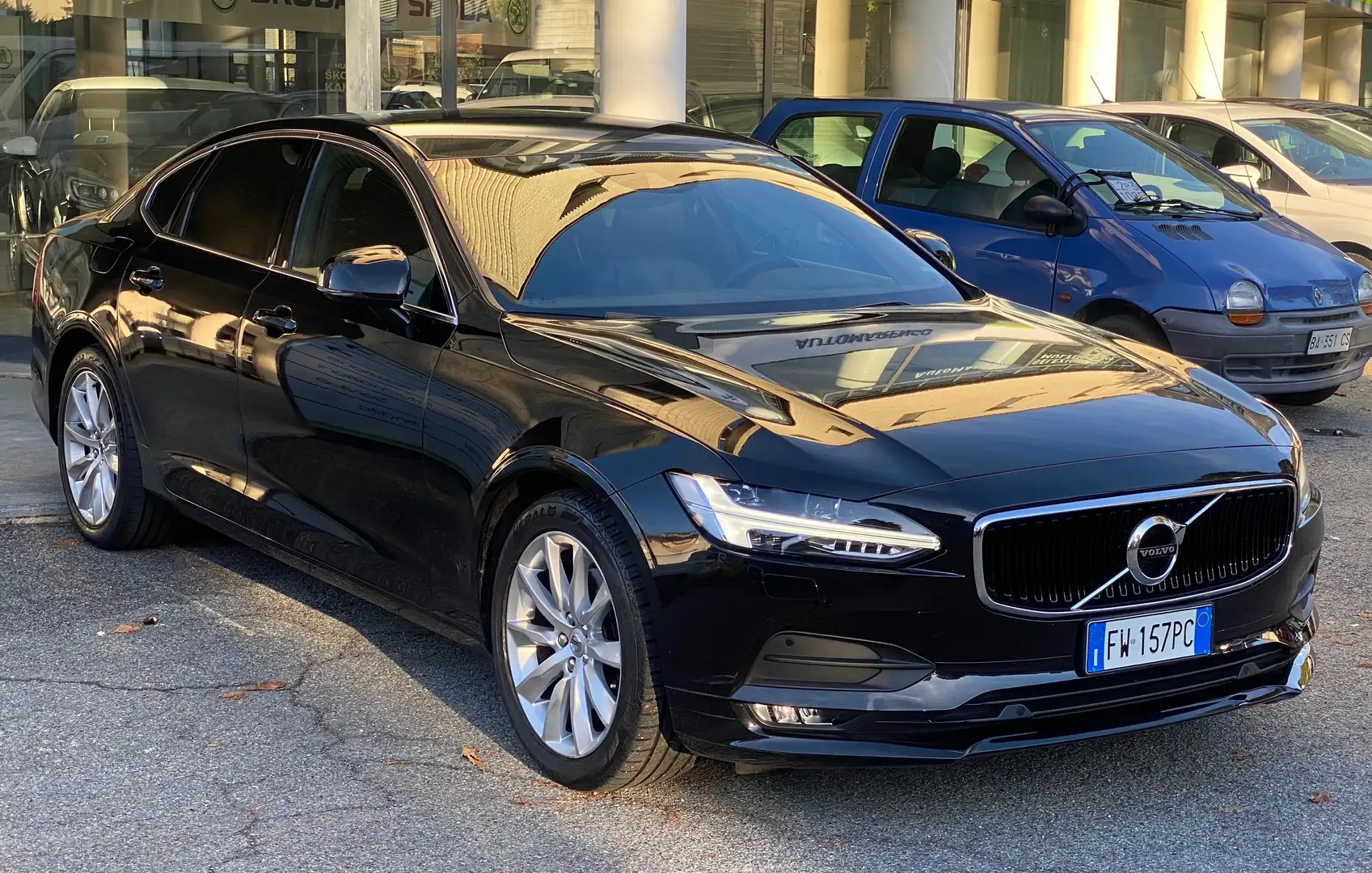 Volvo S90 S90 2.0 d4 Momentum geartronic my18 crna - 1