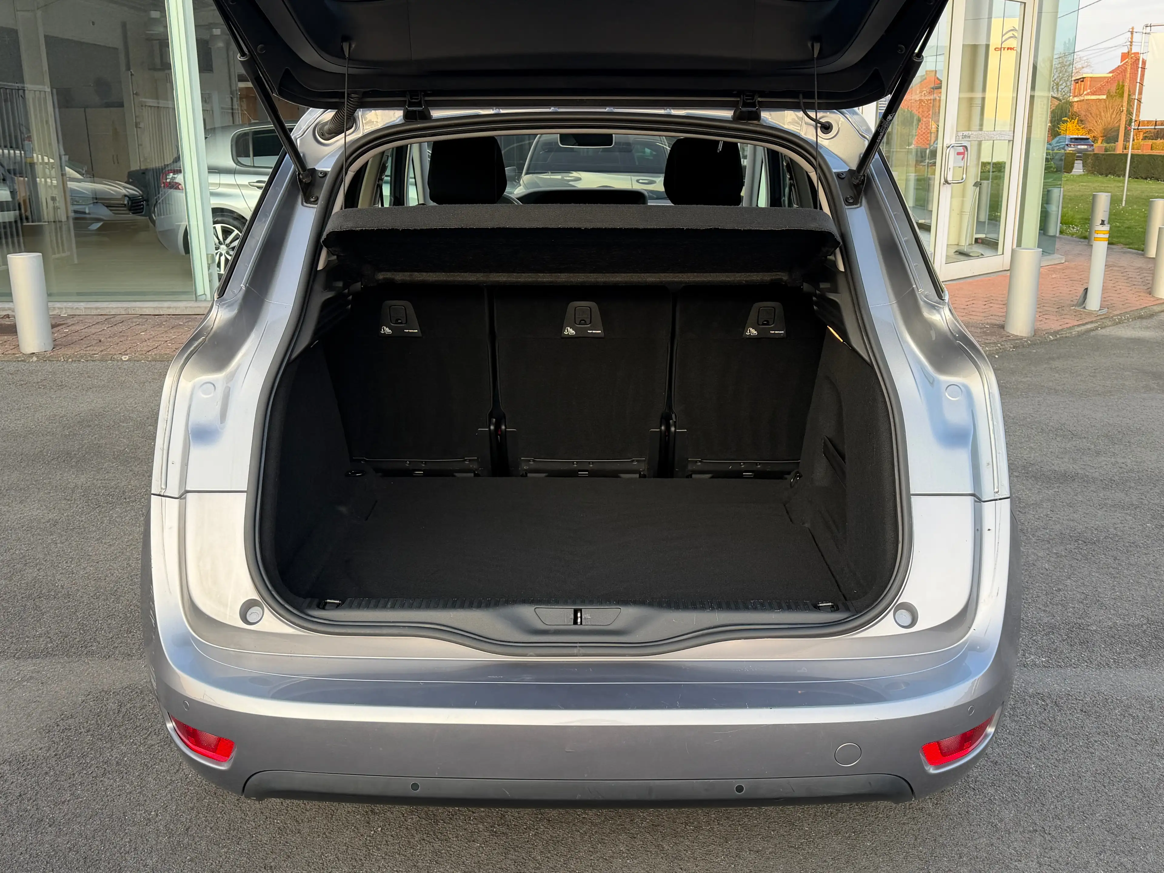 Citroen C4 SpaceTourer 1.2 Essence * Carnet Complet * Marchand/Export * — photo 12