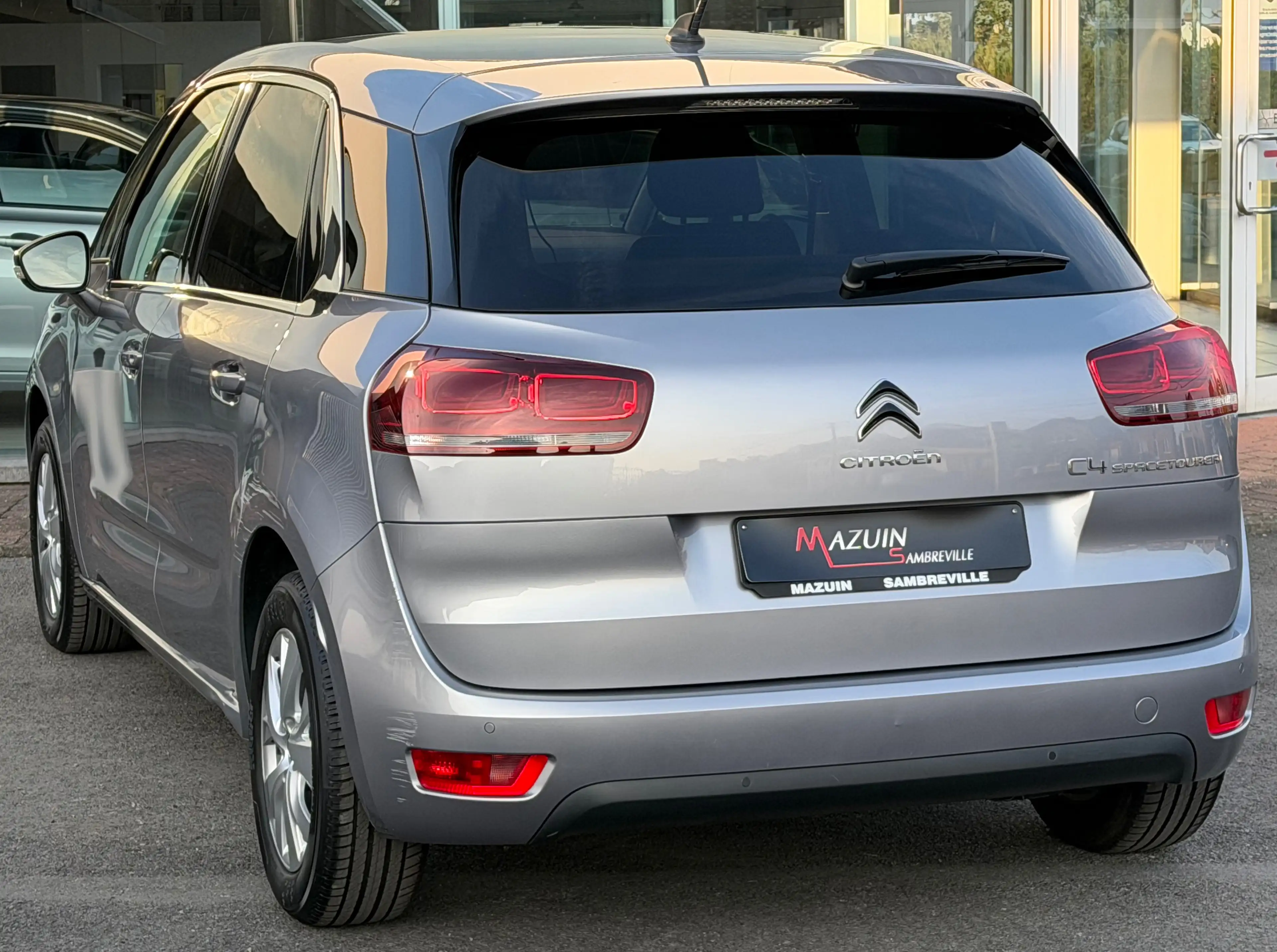 Citroen C4 SpaceTourer 1.2 Essence * Carnet Complet * Marchand/Export * — photo 4