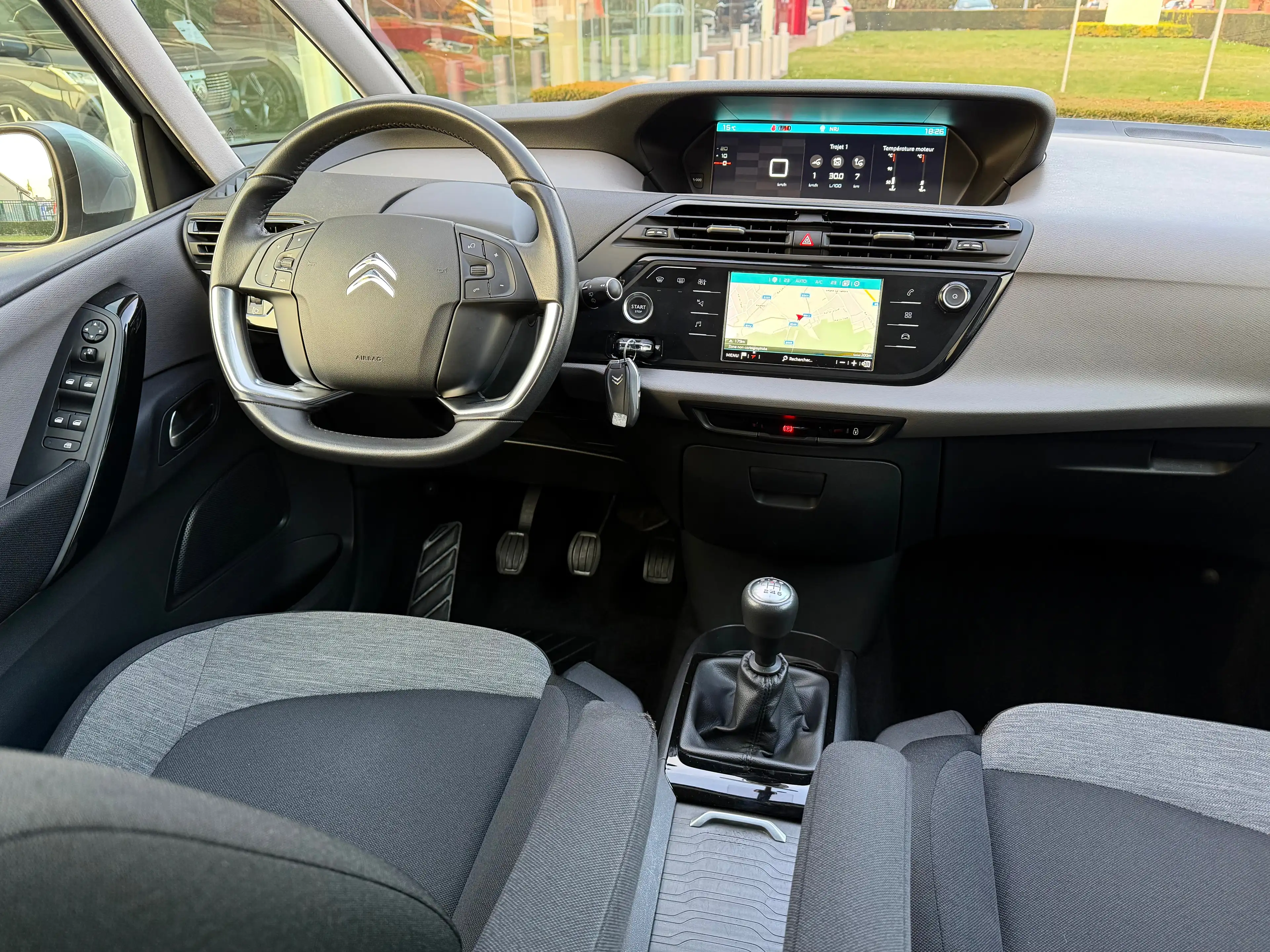 Citroen C4 SpaceTourer 1.2 Essence * Carnet Complet * Marchand/Export * — photo 13